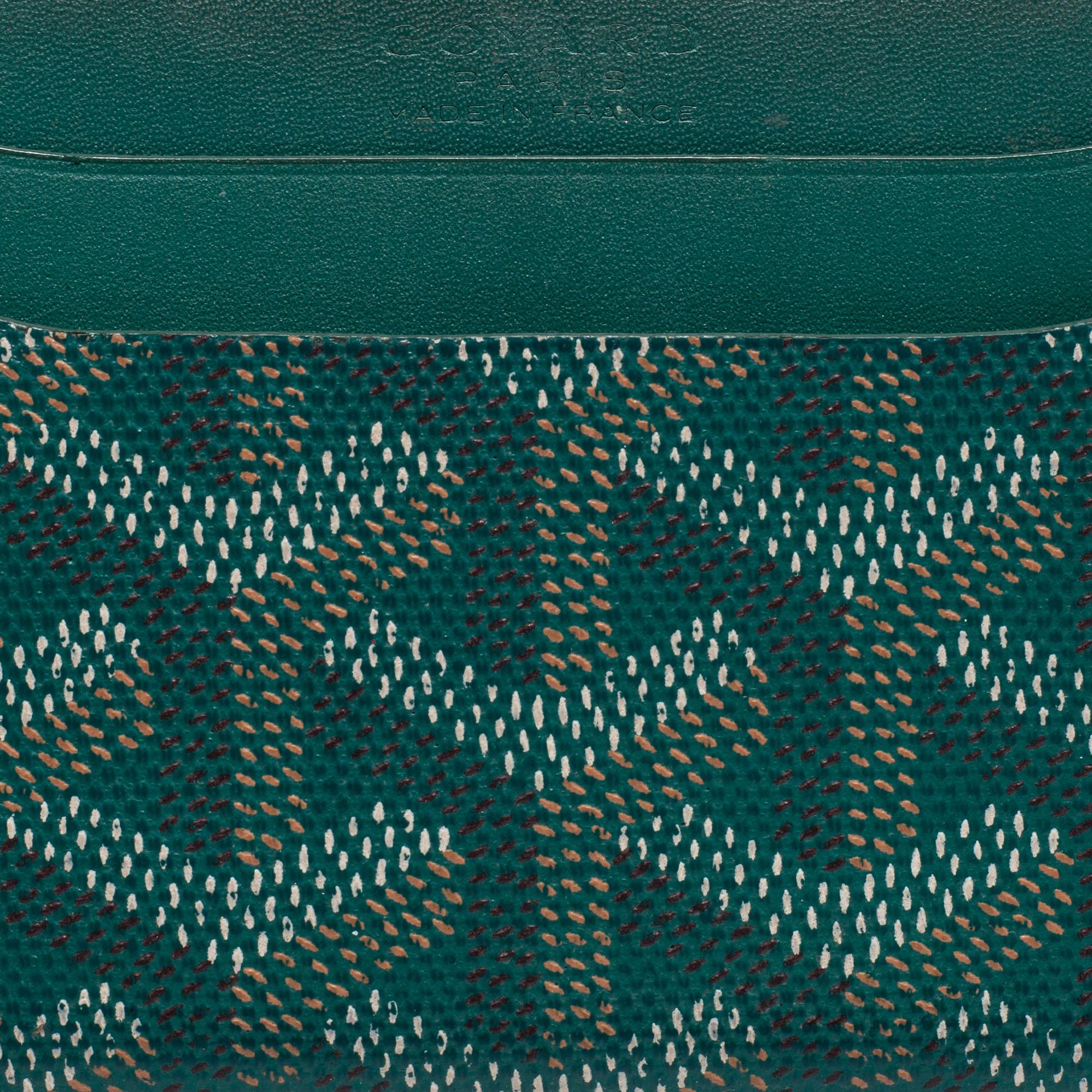 Nommé d'après l'église Saint-Sulpice située à Paris et rendu populaire par le roman à succès Da Vinci Code de Dan Brown, le porte-cartes de Goyard symbolise l'art et la culture tout en étant un accessoire polyvalent. Confectionné en France à partir