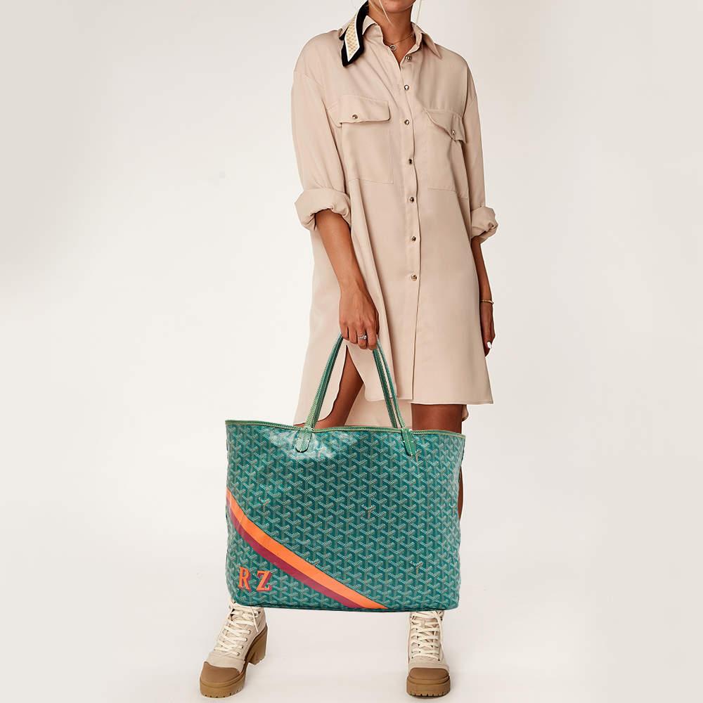Carry everything you need in style thanks to this Goyard Saint Louis GM tote. Crafted from Goyardine coated canvas and leather  this is an accessory that promises enduring style and usage.
