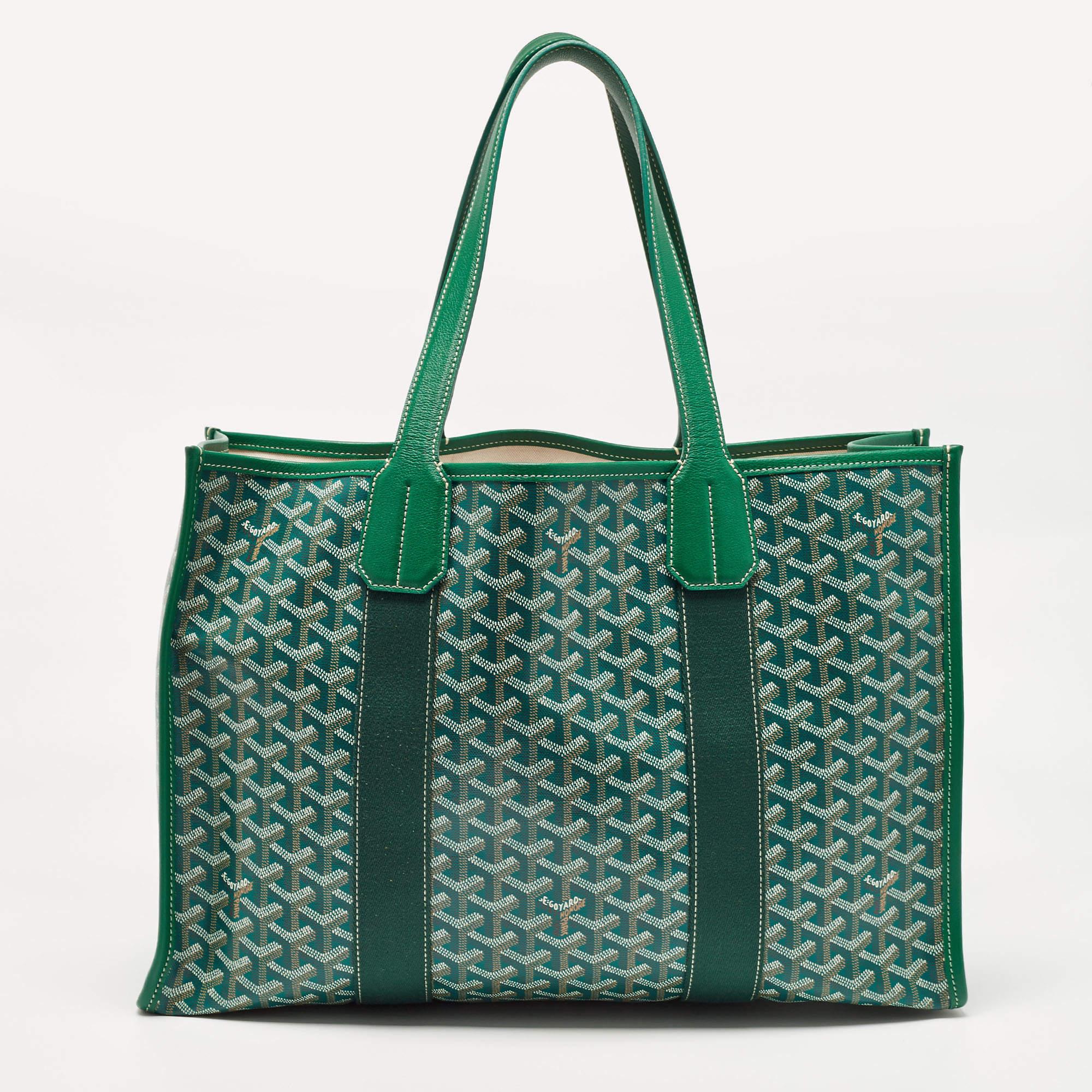 Le cabas Goyard Villette est un sac à main de luxe exquis. Sa toile Goyardine d'un vert éclatant est complétée par de fines touches de cuir. Ce fourre-tout spacieux est un accessoire élégant et fonctionnel pour un usage quotidien.

Comprend : Sac à