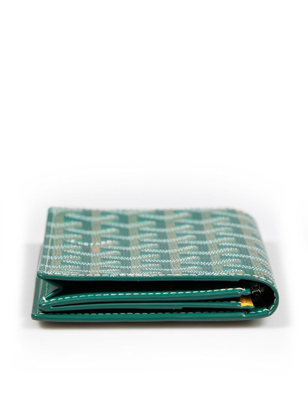 Goyard Green Goyardine Saint Paul Reisepass-Brieftasche in Grün Damen im Angebot