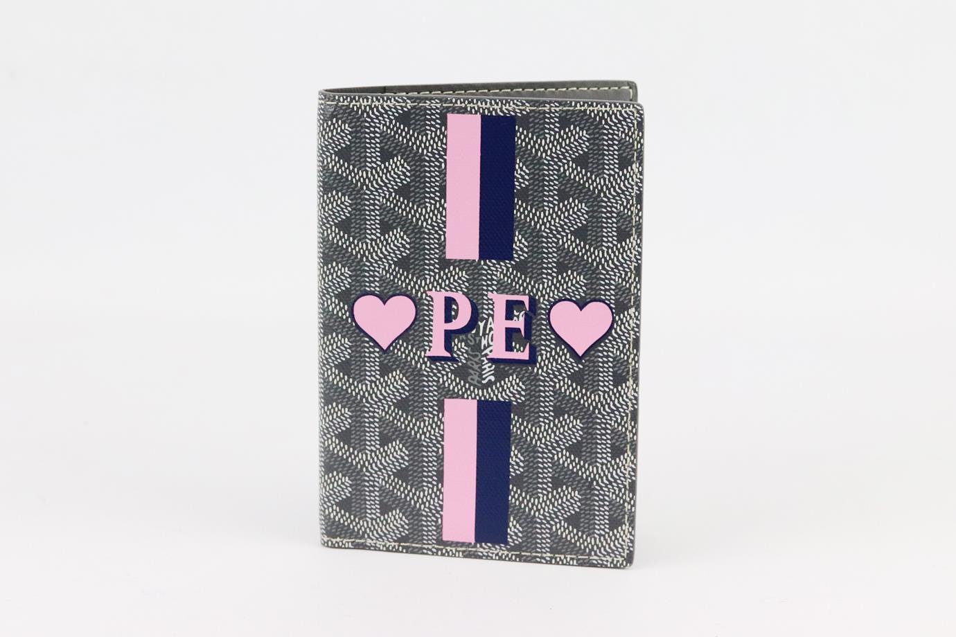 Goyard Grenelle personalised coated canvas and leather passport holder. Made tonal-grey and white printed coated-canvas with a navy and light-pink personlisation, opening to a smooth grey leather interior with 4 card slots. Grey, white, pink and