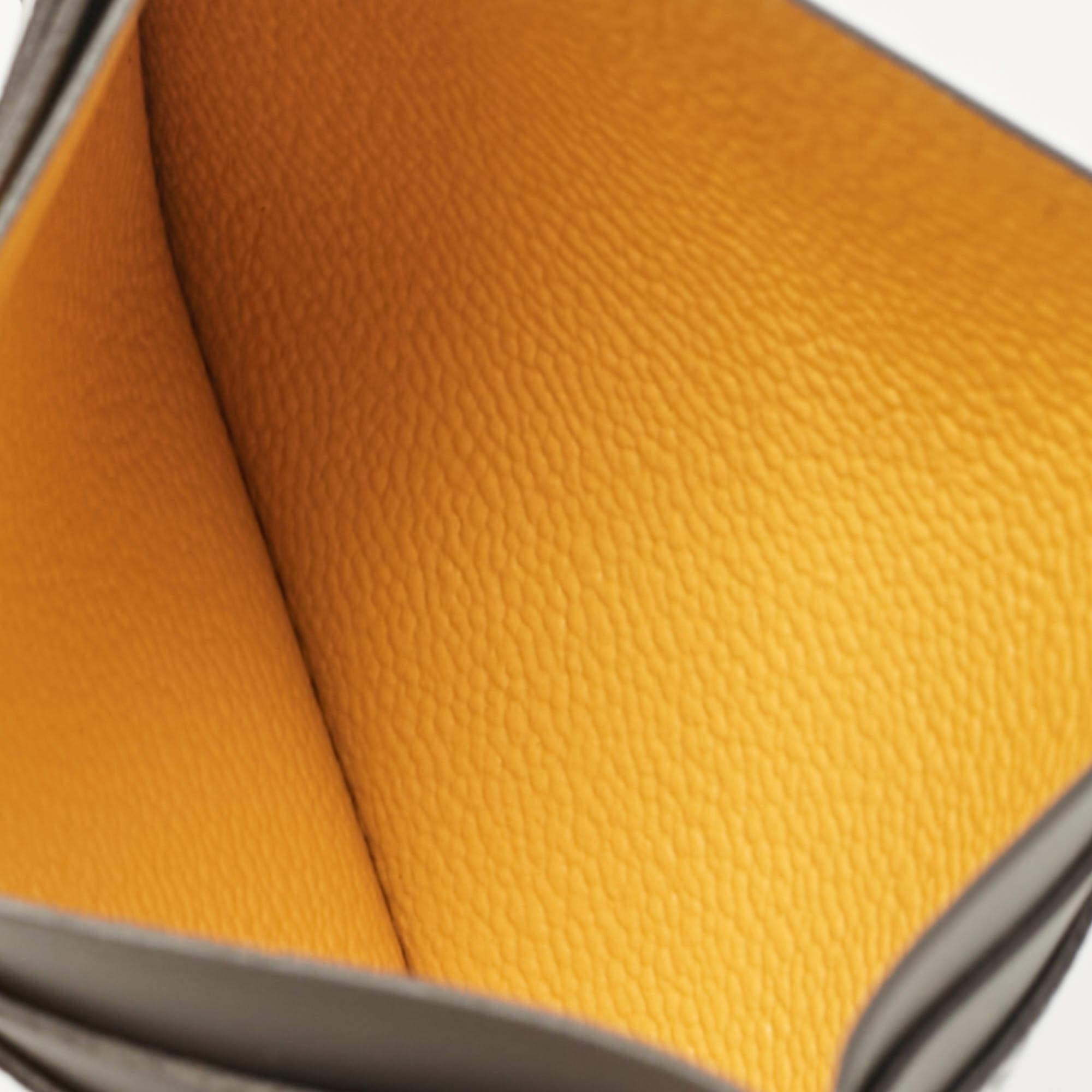 This stylish and functional Goyard cardholder is a must have in your collection. It is equipped with multiple well lined slots to hold your cards.
