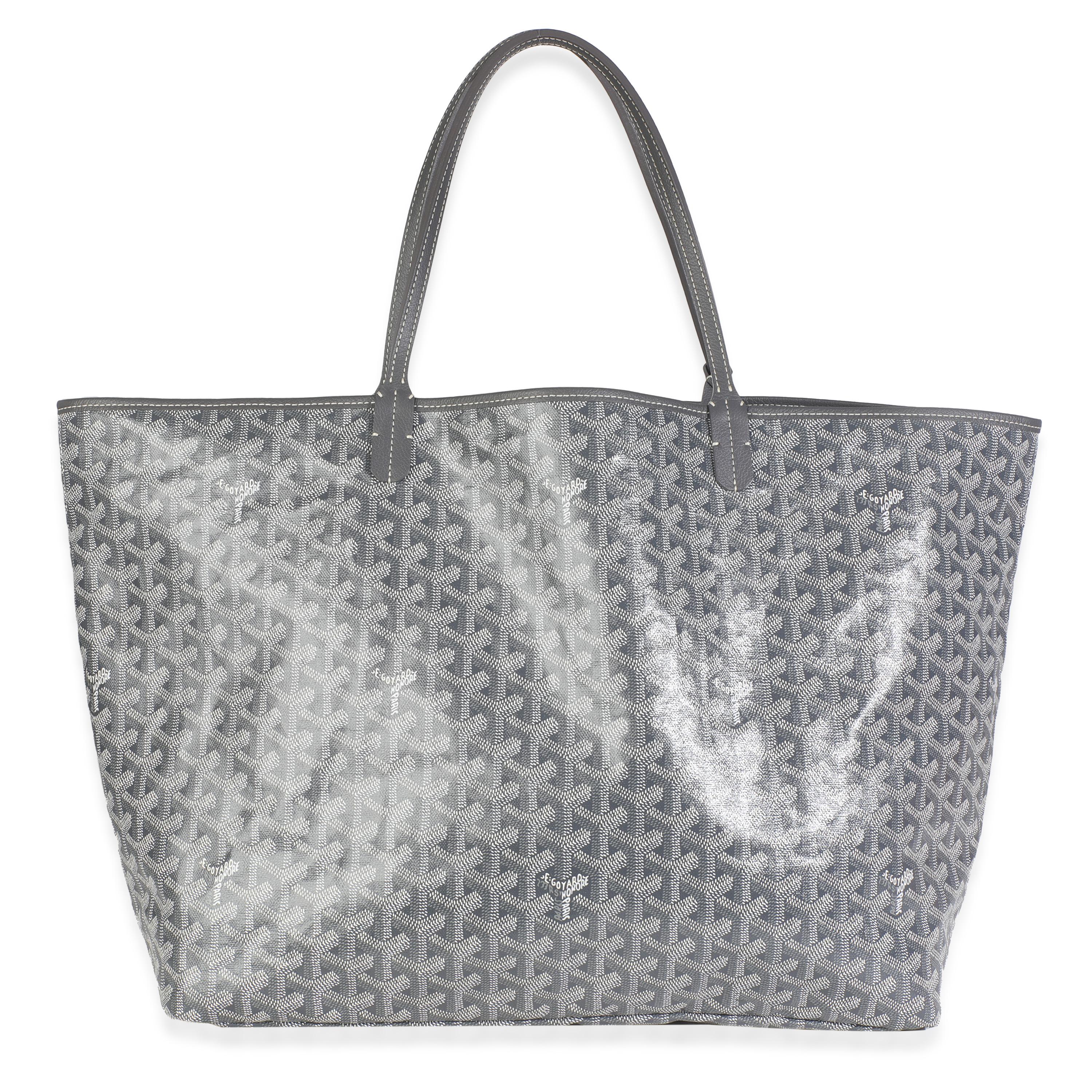 Listing Title : Goyard Gris Goyardine Canvas Saint Louis GM
SKU : 149057
Condit : Usagé 
Condit : Le motif Goyardine, signature de Goyard, s'est discrètement imposé sur la scène de la mode de luxe. Marque patrimoniale qui existe depuis 1853, Goyard