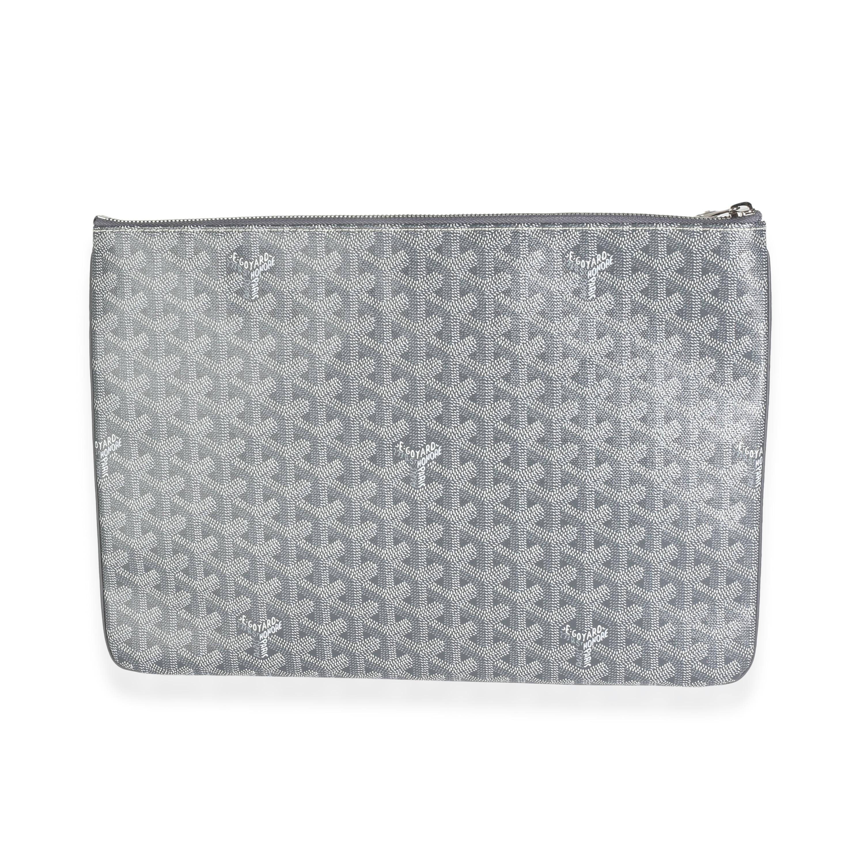 Listing Title: Goyard Grey Goyardine Canvas Senat GM
SKU: 142287
Condition: Pre-owned 
Condition Description: Goyard’s signature Goyardine pattern has quietly taken over the luxury fashion scene. A heritage brand that has been around since 1853,