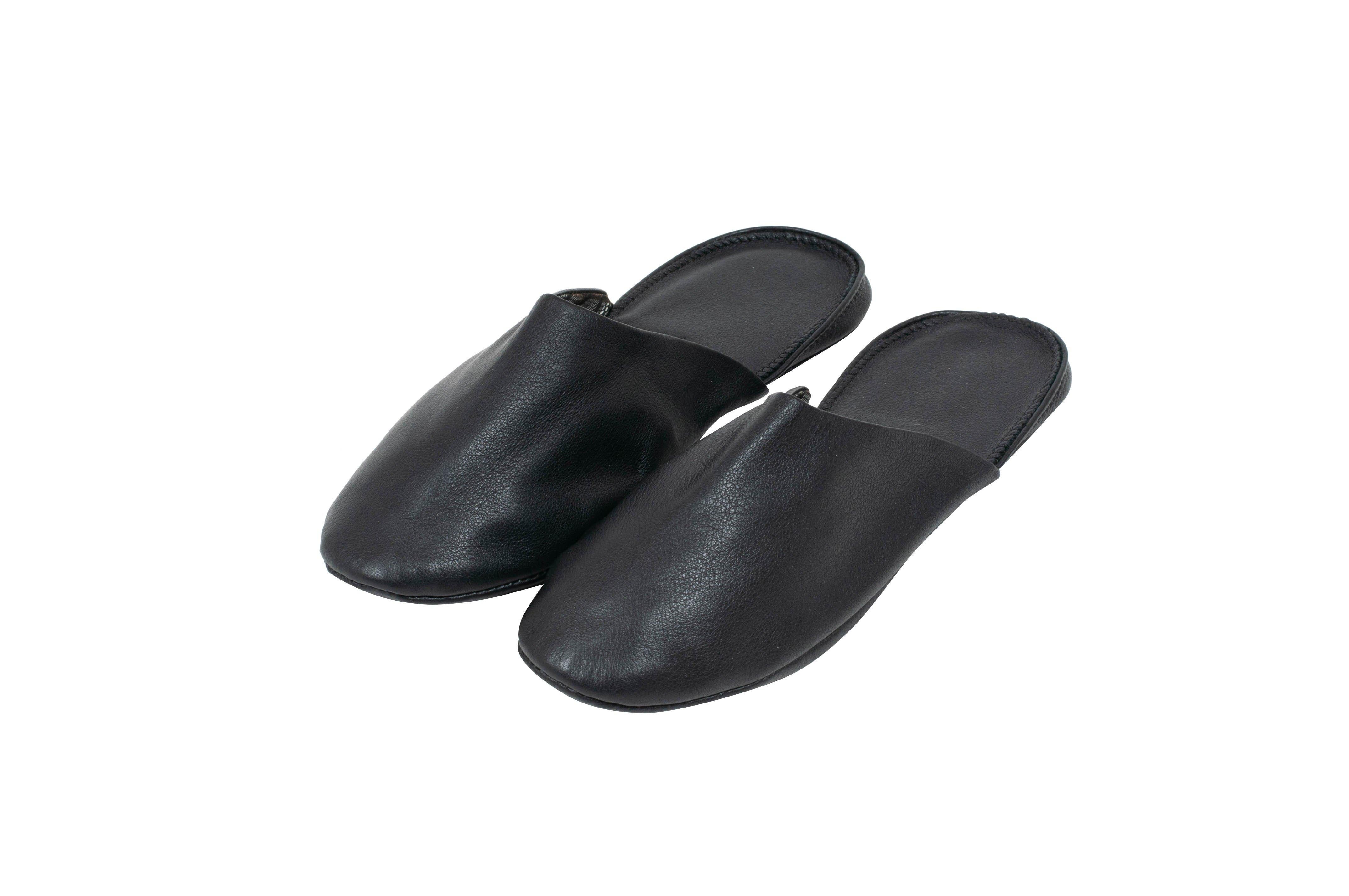 Brand New With Leather Zipped Case 


- Black leather exterior


- Goyardine fabric interior lining 


- Tagged size S ( Sz 7 US  ) 


- Comes with leather zipped storage pouch


Measurements

- Outsole is 9.5 inches 
