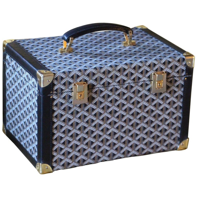 Lot - GOYARD BLACK LEATHER TRAVELING JEWELRY CASE, FORMERLY OWNED BY THE  DUCHESS OF WINDSOR