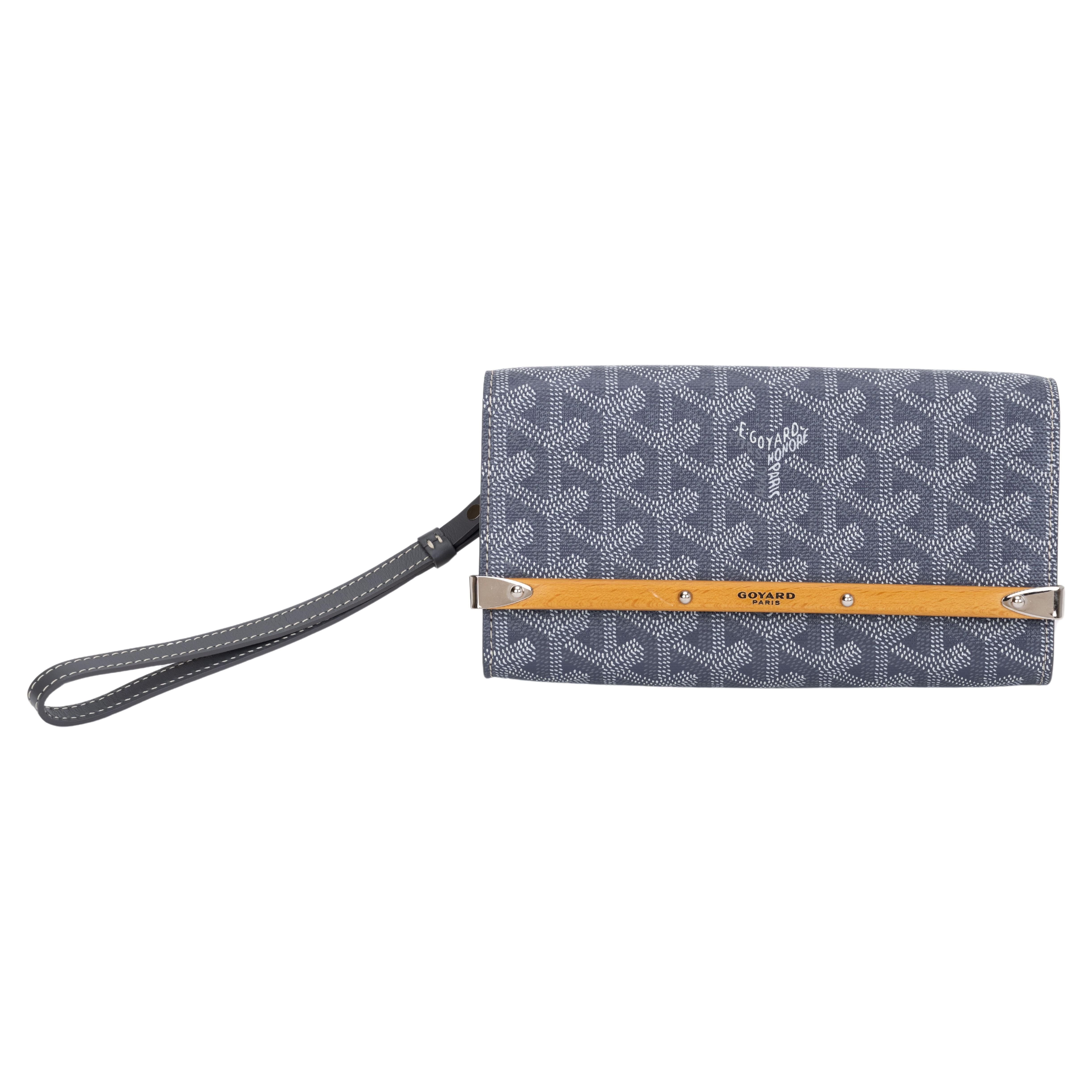 Maison Goyard - *Structured, yet light as a feather, urban