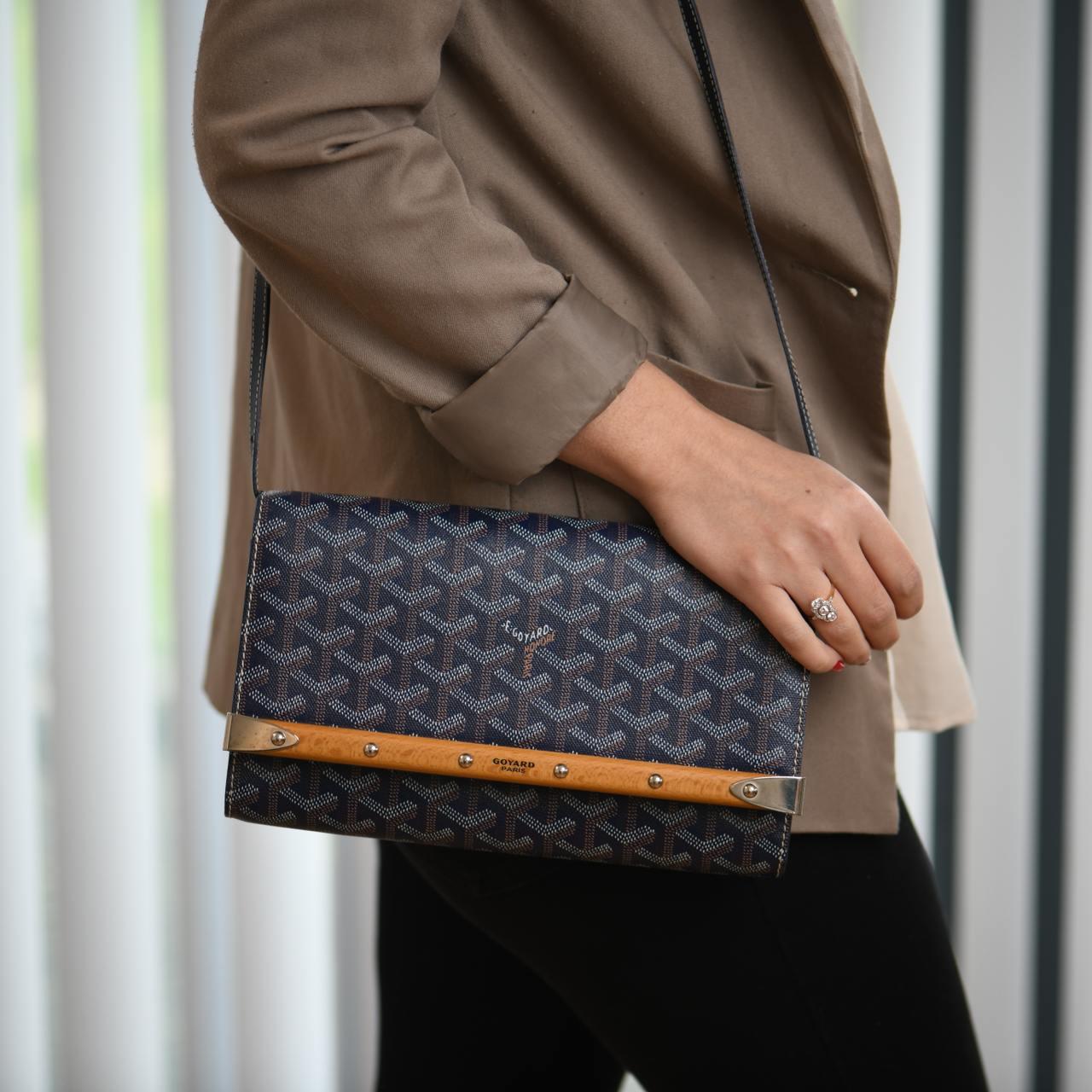 Women's or Men's Goyard Monte-Carlo PM Clutch Navy Blue For Sale