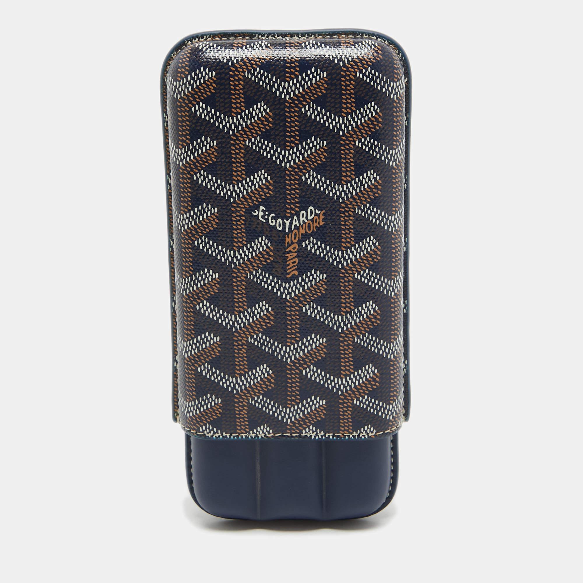 This Churchill cigar case from the house of Goyard is crafted from signature Goyardine-coated canvas as well as leather and designed to hold up to three cigars.

Includes: Original Box