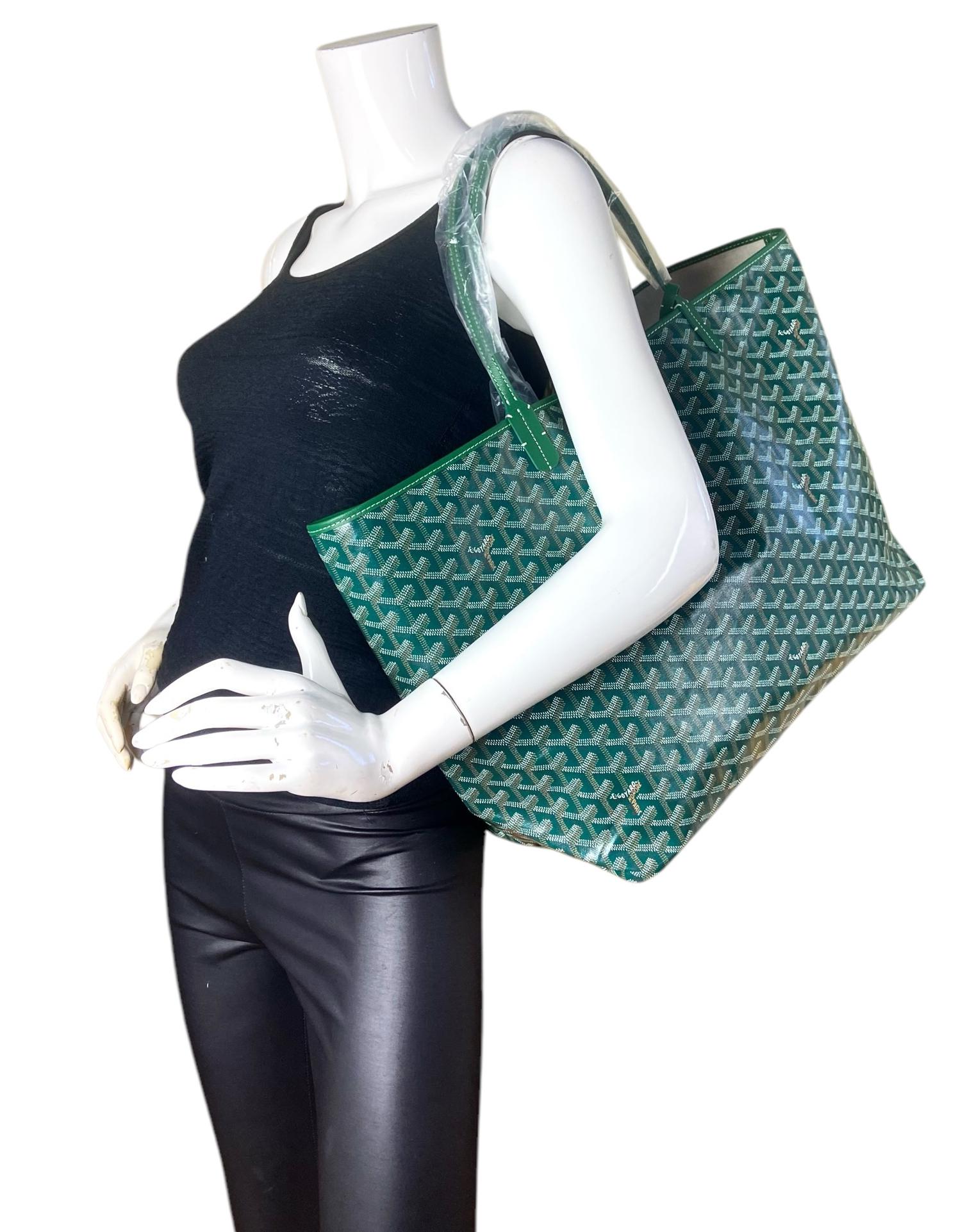 Goyard NEW Green Goyardine Canvas St. Louis GM Tote Bag

Fabriqué en : France
Couleur : Vert
Matériel : Silvertone
Matériaux : Toile
Doublure : Toile
Fermeture/ouverture : Ouvert sur le dessus
Poches extérieures : Aucune
Poches intérieures : Insert