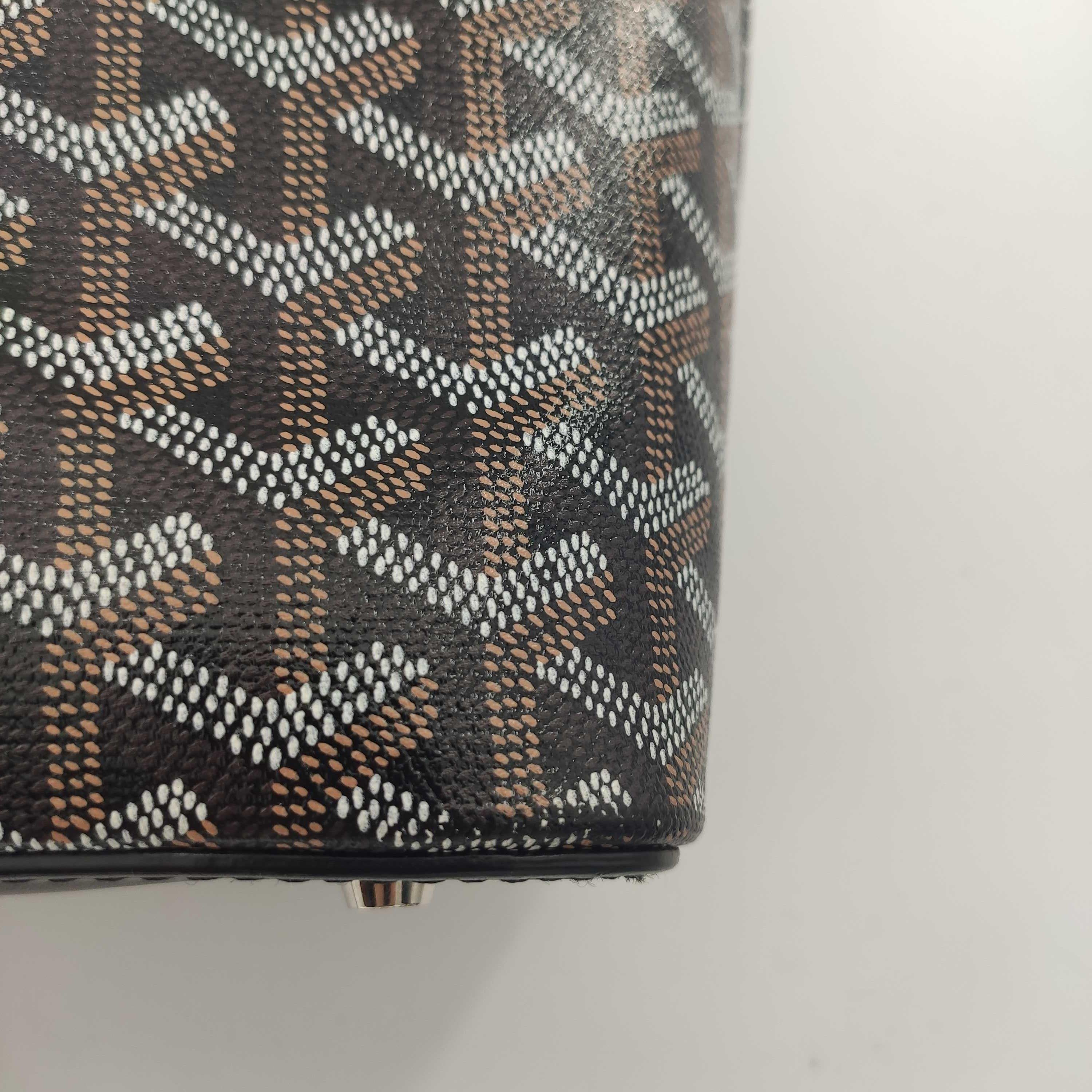GOYARD Okinawa Shoulder bag in Black Canvas 6