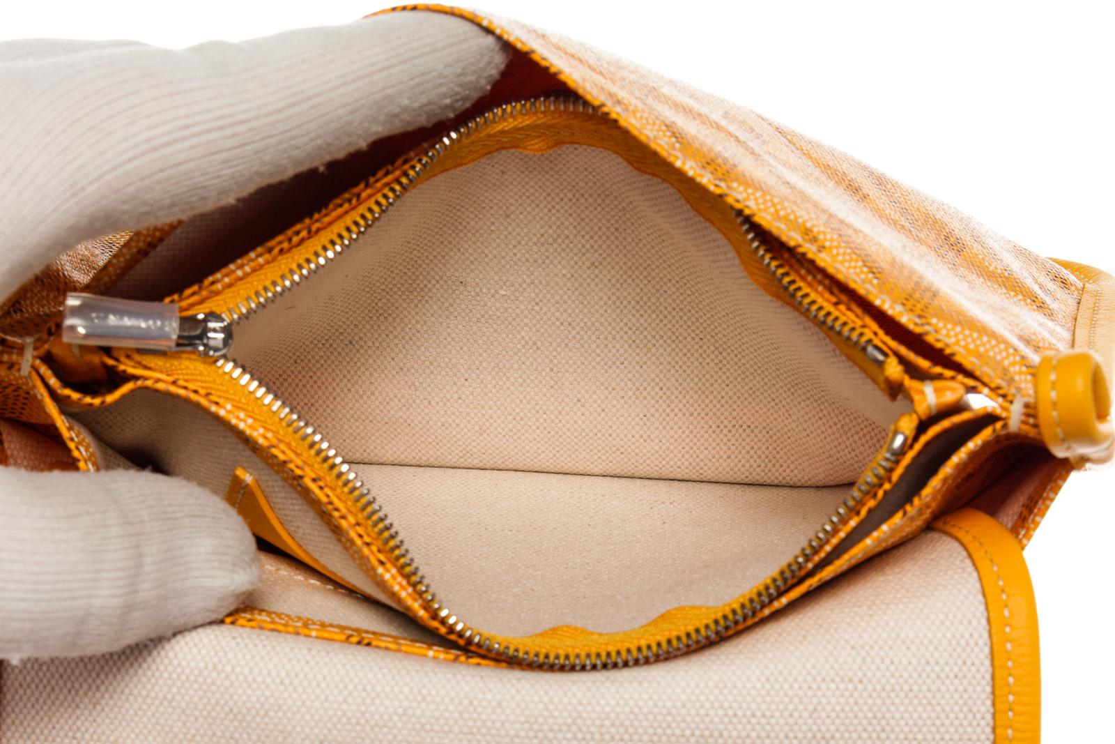 Goyard Orange Leather Plumet Wallet In Good Condition For Sale In Irvine, CA