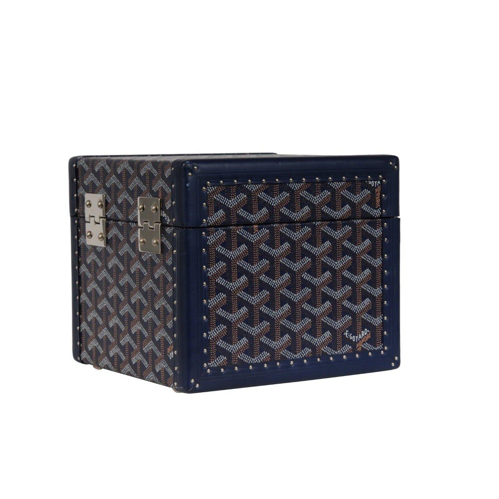 Goyard Paris Trunk Case Navy Blue Jewelry Cuff Links Watch Box Chest Travel Set In Good Condition For Sale In North Miami, FL