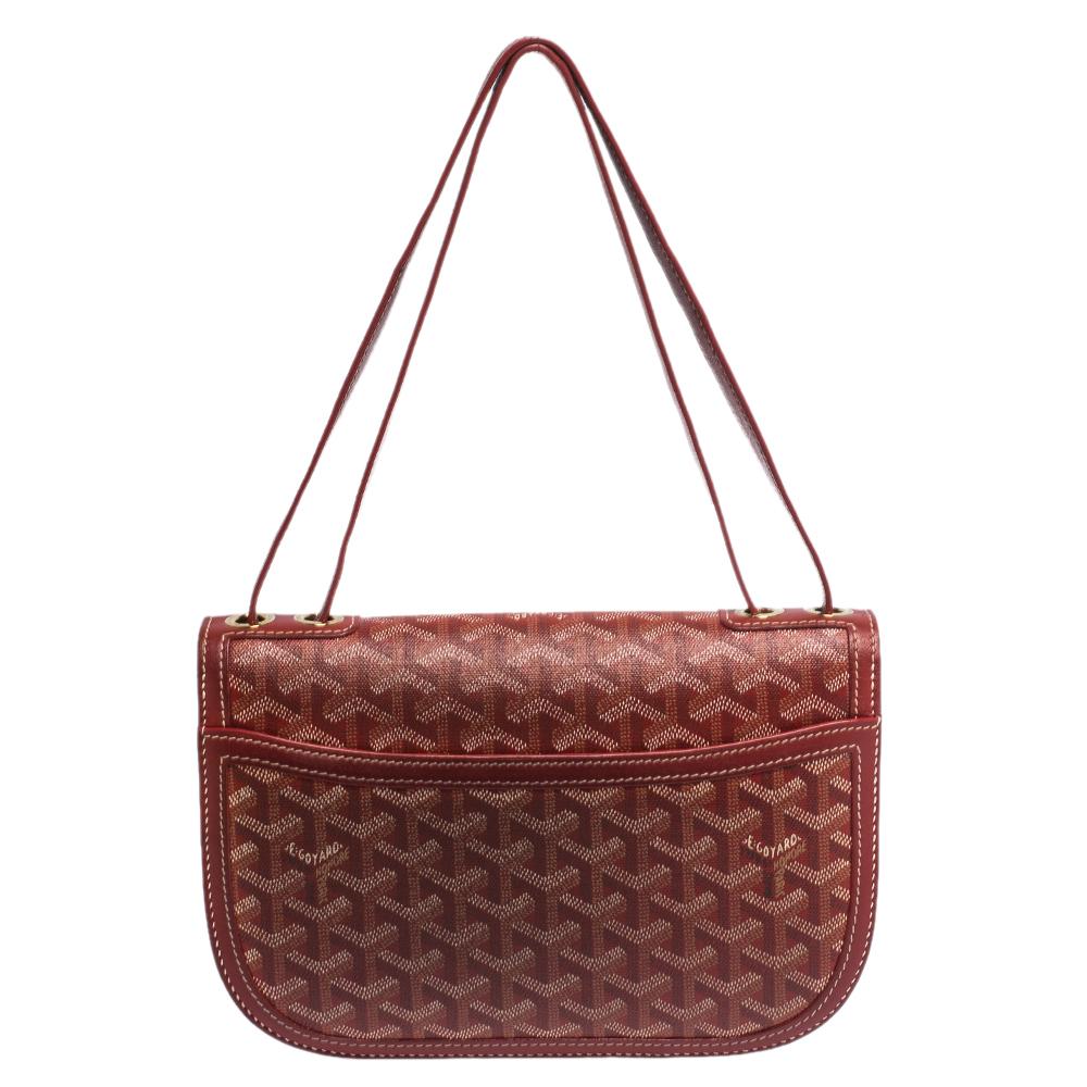 We are showering our love on this 223 PM bag from Goyard as it is stylish and utterly gorgeous. The bag is marked by qualities such as refined craftsmanship and first-rate classic style. It is crafted from their Goyardine print-coated canvas and