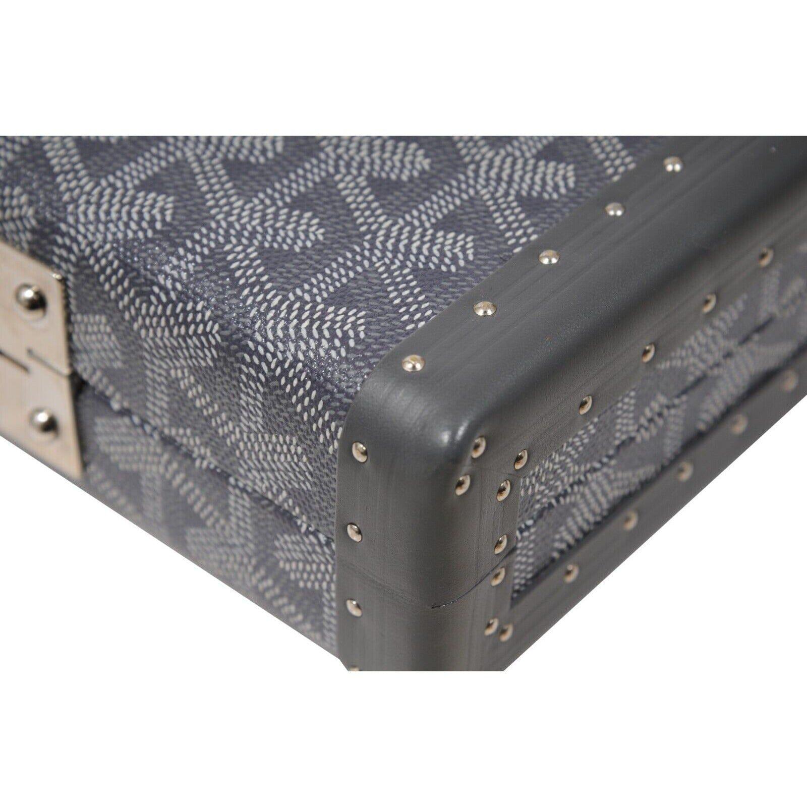 Goyard Saint Honore Trunk Bag Grey Leather Crossbody Shoulder Rectangle Clutch en vente 10
