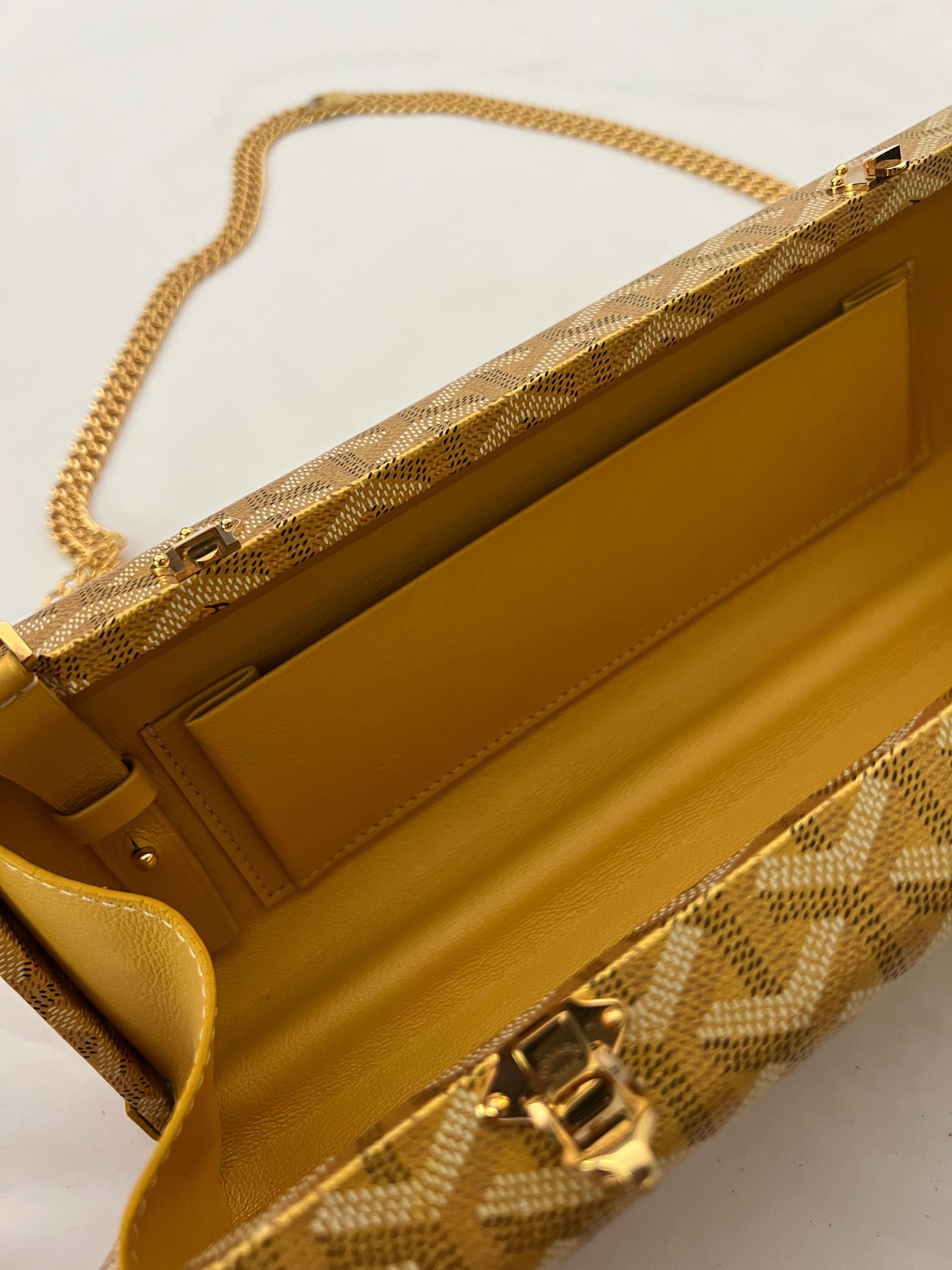 Goyard Saint Honore Trunk Shoulder Clutch Handbag For Sale 3