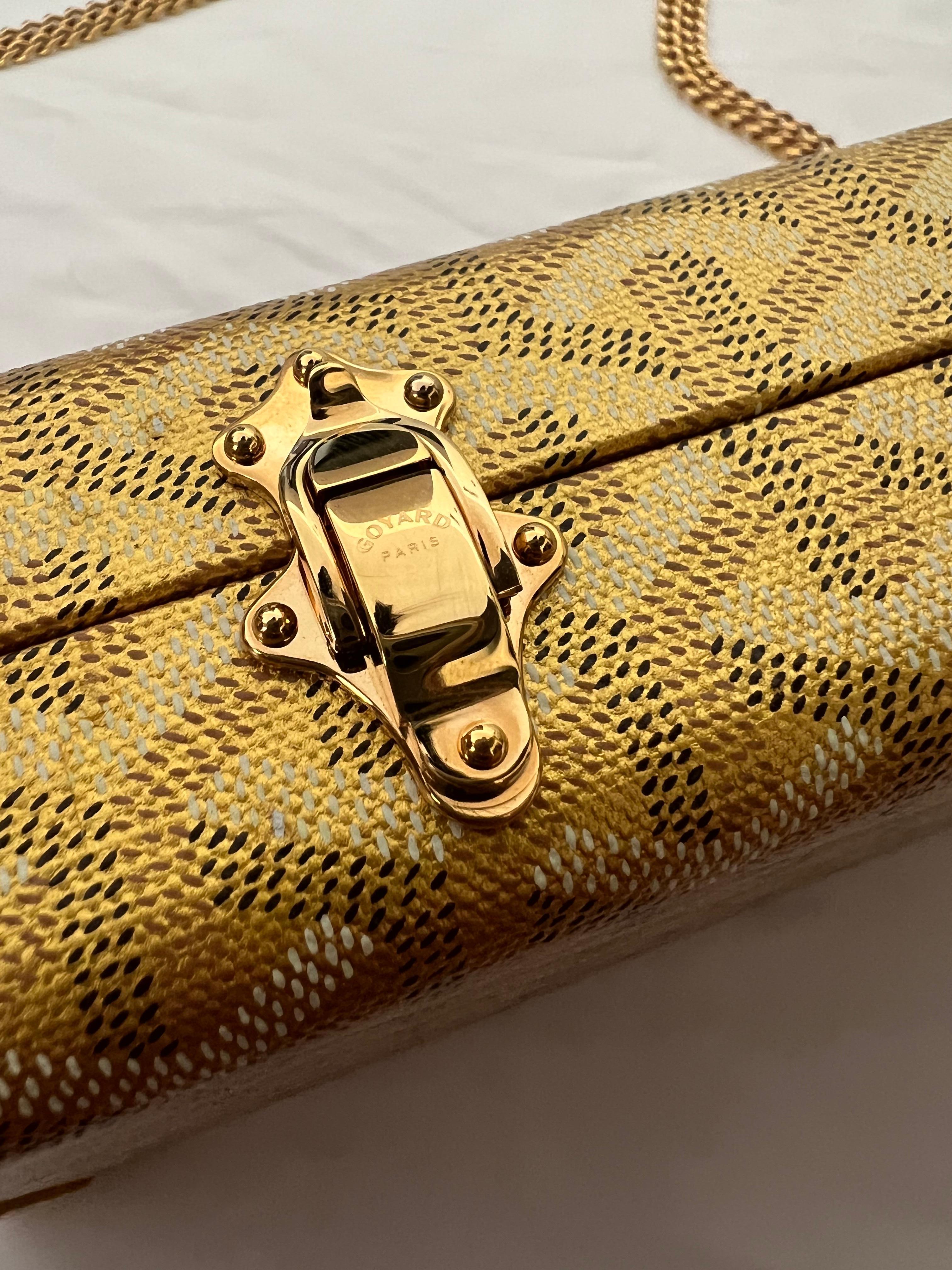 Goyard Saint Honore Trunk Shoulder Clutch Handbag In Excellent Condition For Sale In Beverly Hills, CA