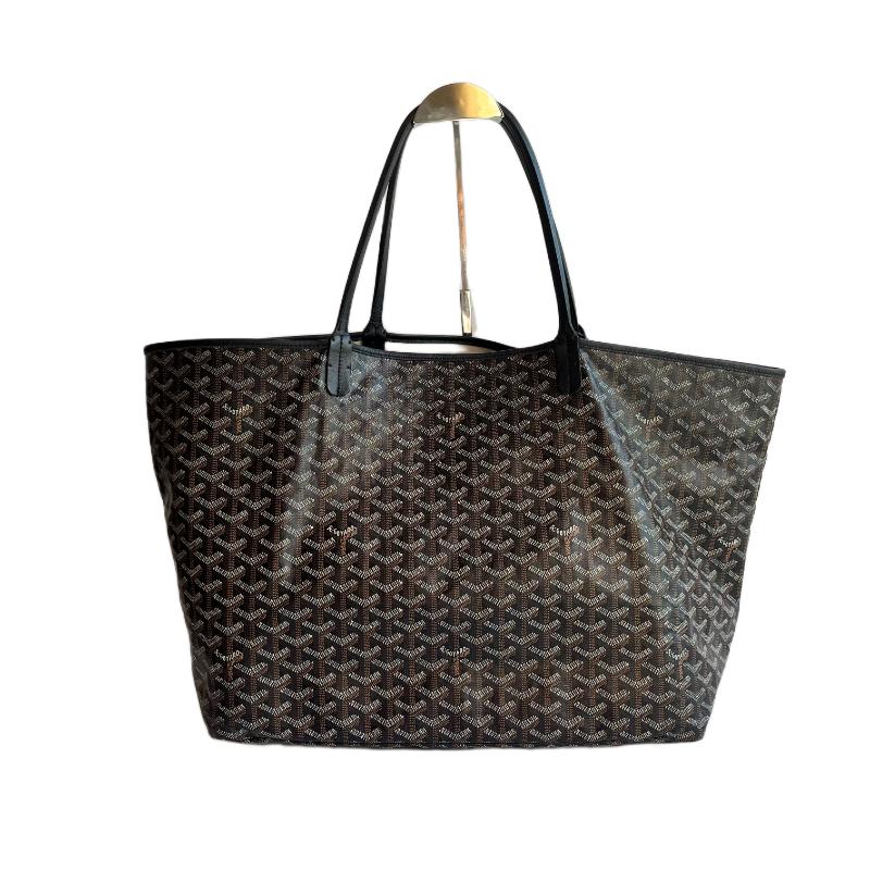 Goyard Saint Louis GM Tote Large Black 2018
Il s'agit de photos professionnelles du sac offert par Luxbags.
Condit : Très bon état avec quelques marques de taches à l'intérieur.
DÉTAILS

Marque : Goyard
Modèle : Fourre-tout Saint Louis
Pays
