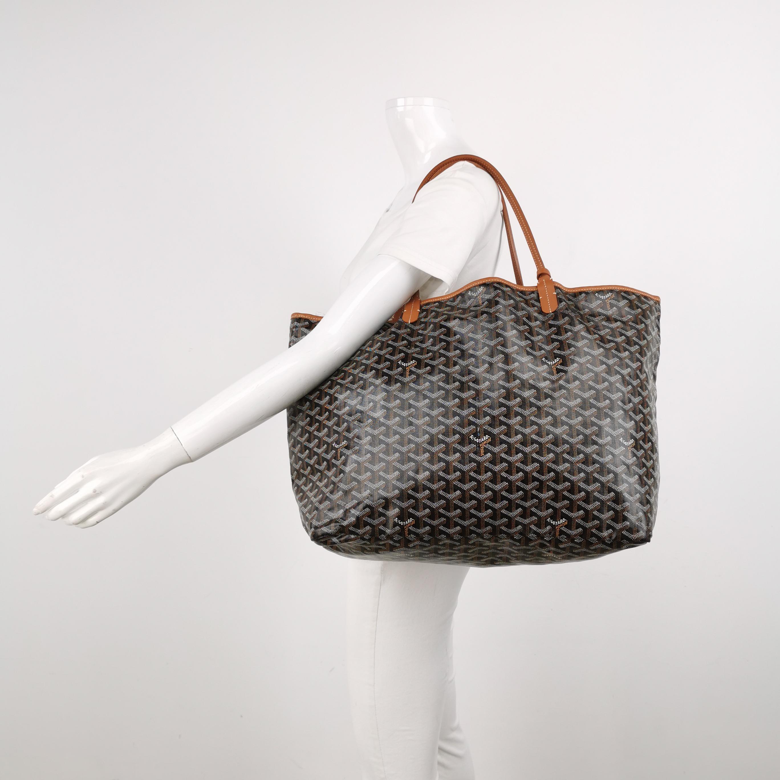 Goyard Saint Louis GM Tote Large Brown Goyardine Canvas 2020
Il s'agit de photos professionnelles du sac offert par Luxbags.
ÉTAT : EXCELLENT
Ce sac à main authentique est en excellent état et présente peu de signes d'usure à l'extérieur. Le sac à