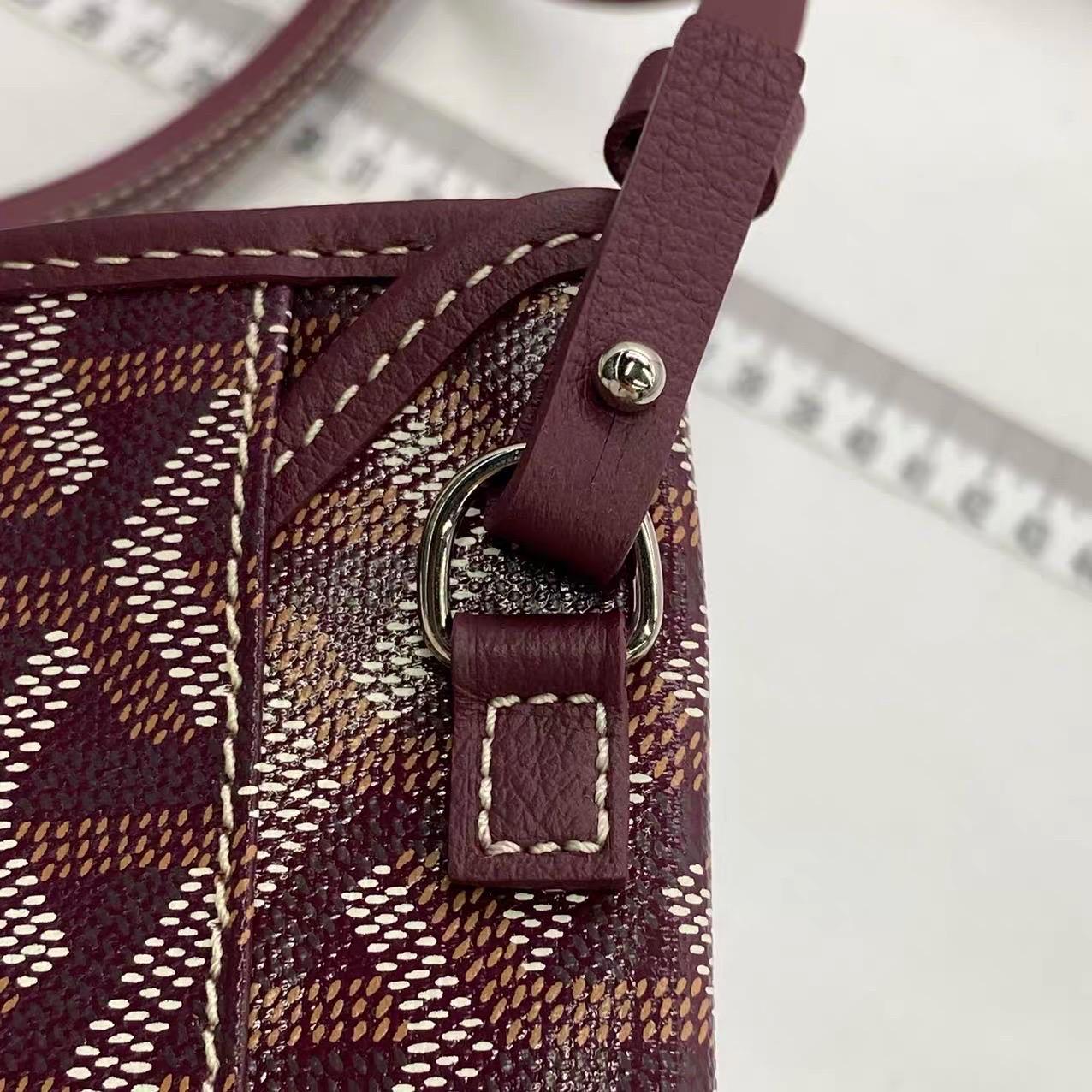Goyard Saint Louis PM Medium Burgundy Goyardine Tote 2020 en vente 12