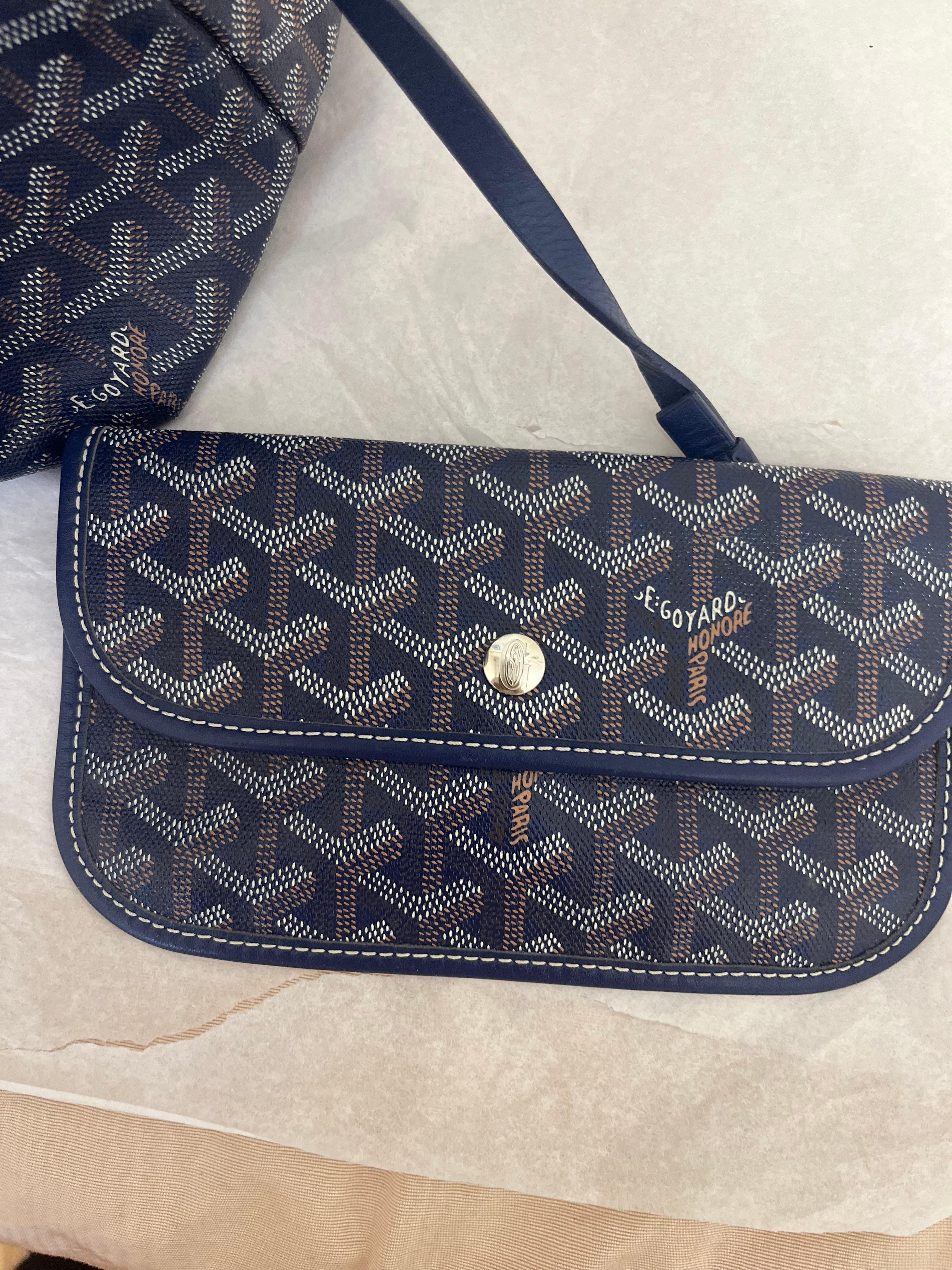 Goyard Saint Louis PM Tote in Blue In Good Condition For Sale In Port Hope, ON