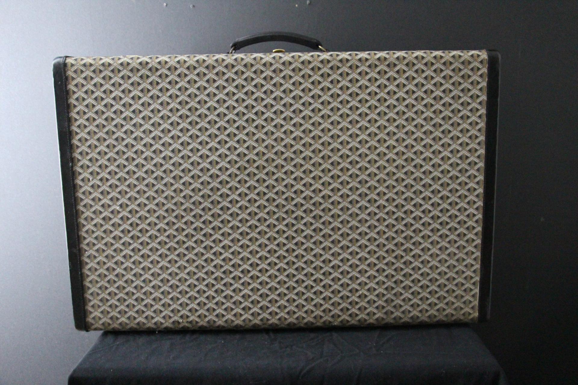 Baúl de vapor Goyard, Baúl Goyard de 80 cm en lona Chevron, Mesa baja Goyard en venta 10