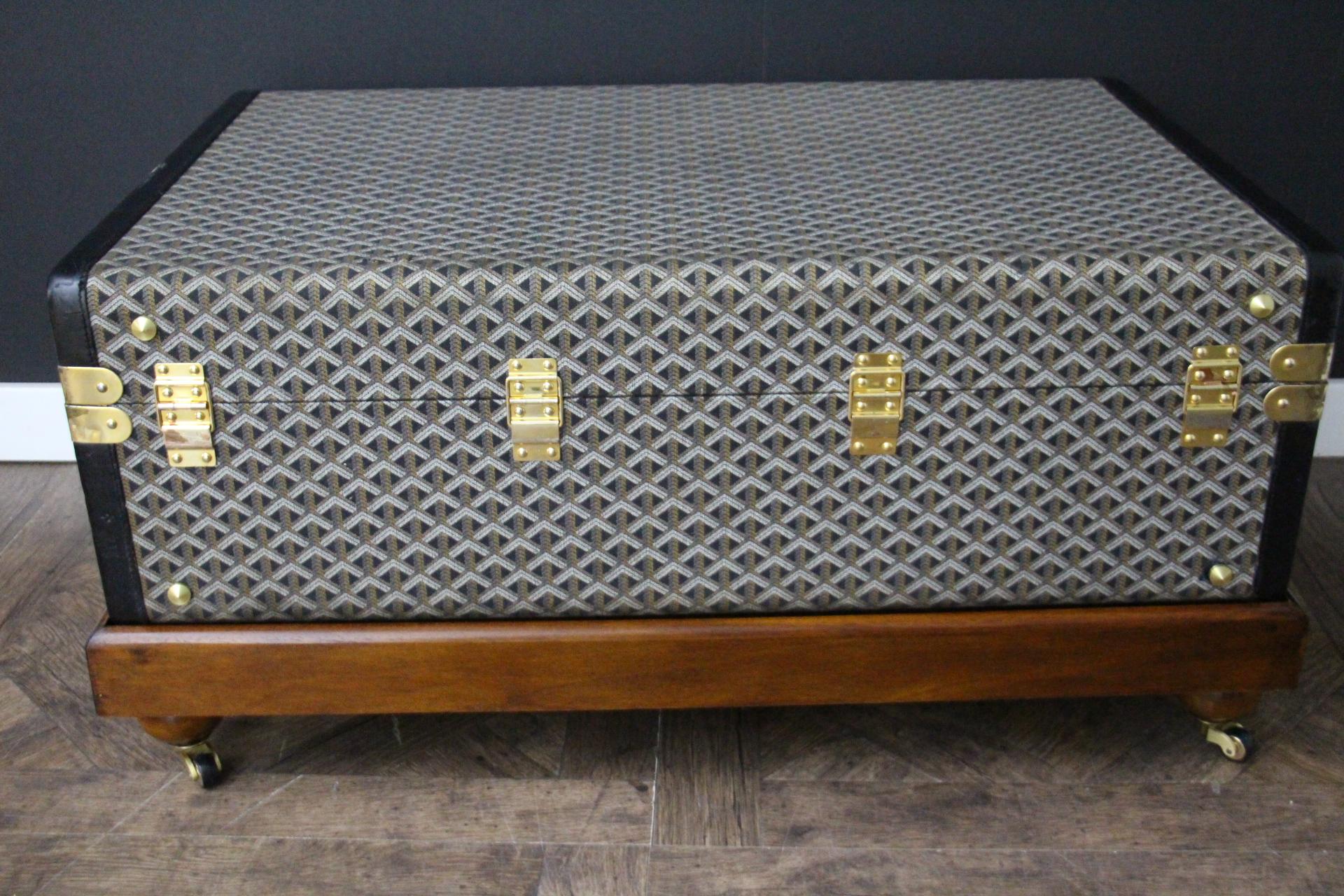 Baúl de vapor Goyard, Baúl Goyard de 80 cm en lona Chevron, Mesa baja Goyard en venta 12