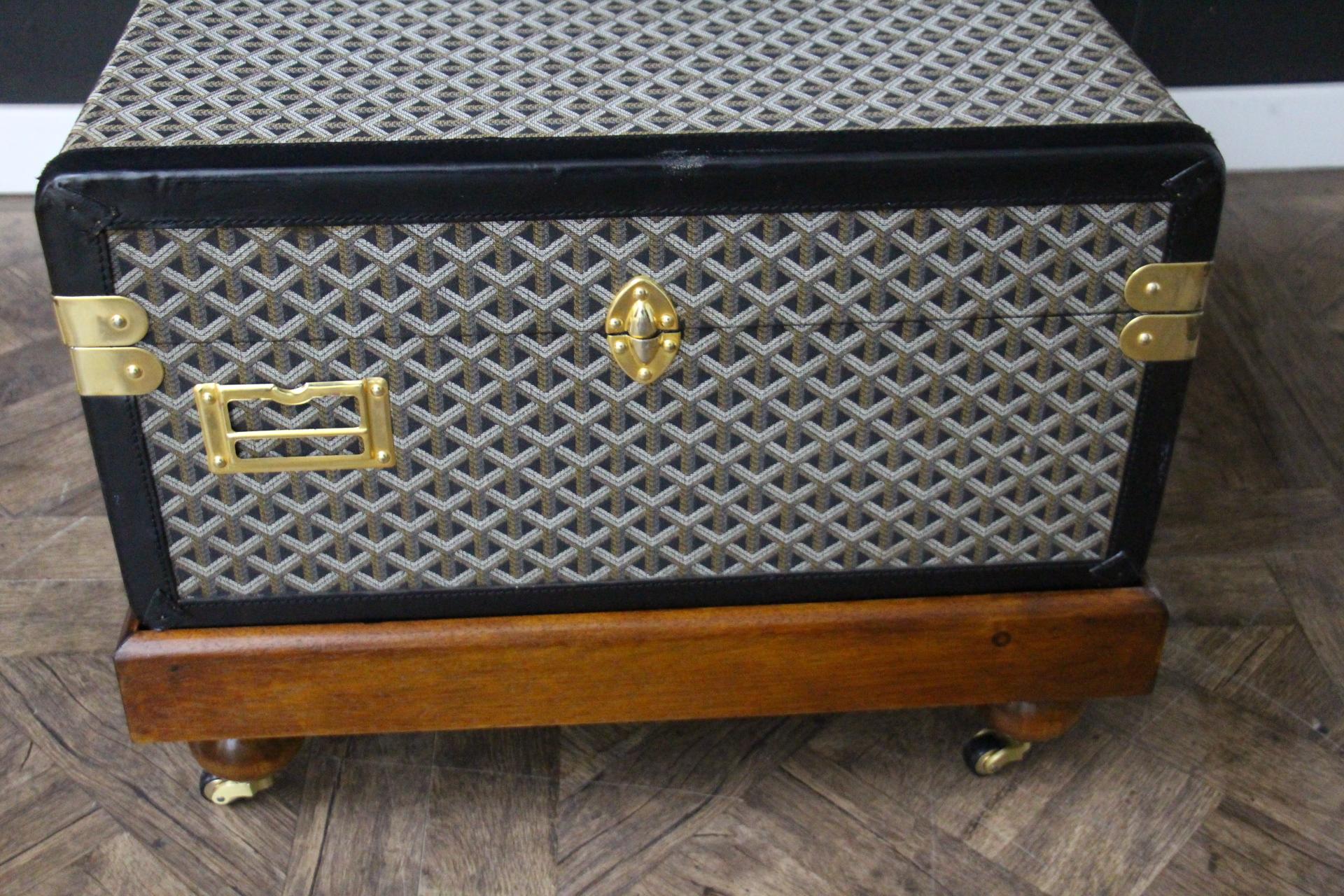 Baúl de vapor Goyard, Baúl Goyard de 80 cm en lona Chevron, Mesa baja Goyard en venta 14