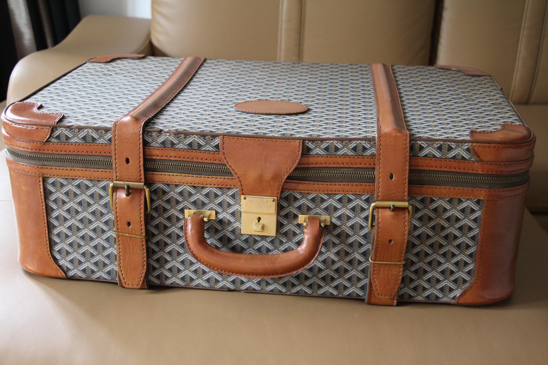 Goyard Suitcase, Goyard Steamer Trunk In Good Condition For Sale In Saint-ouen, FR