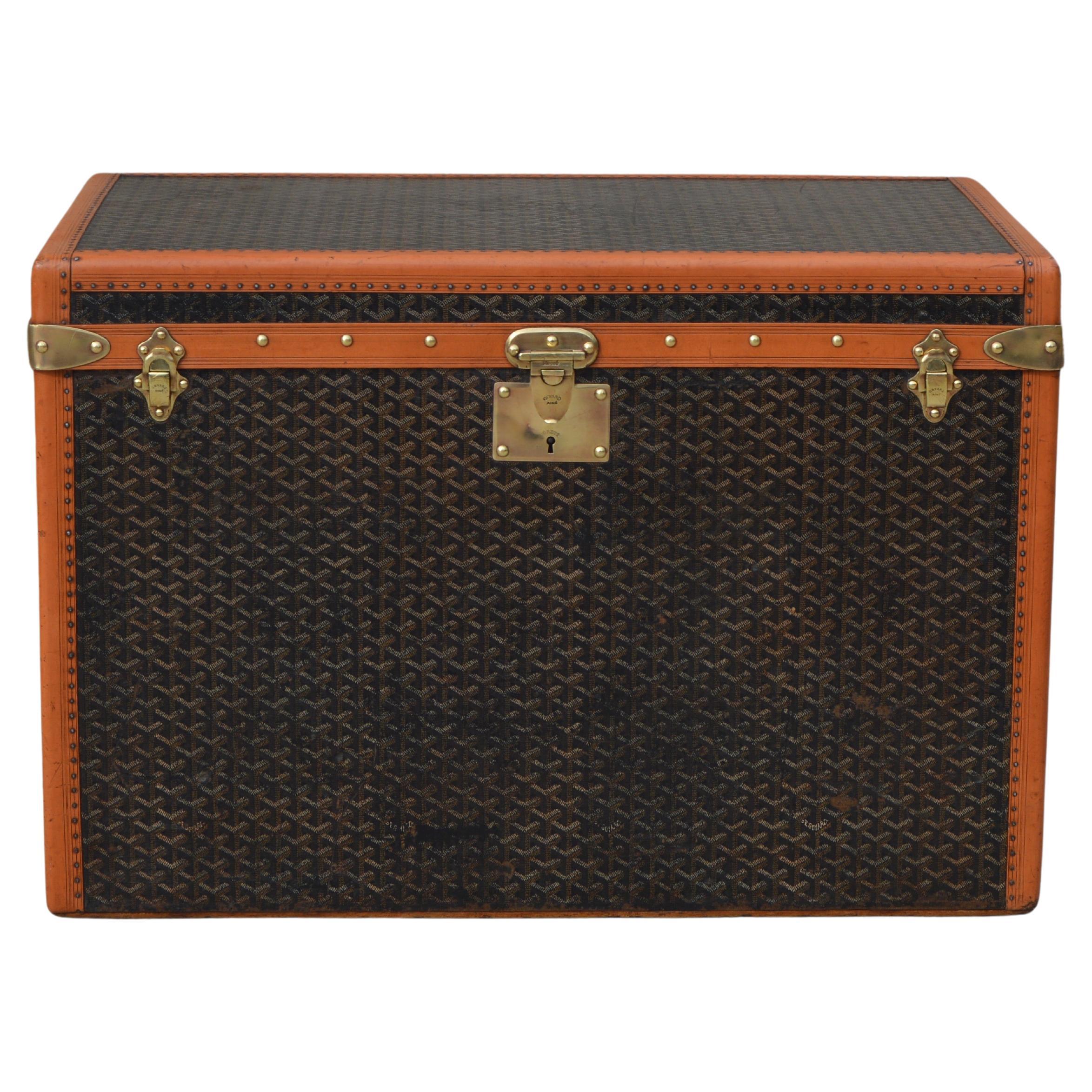 Goyard Black Goyardine Canvas And Leather Hotel 80 Grand Trunk Case at  1stDibs