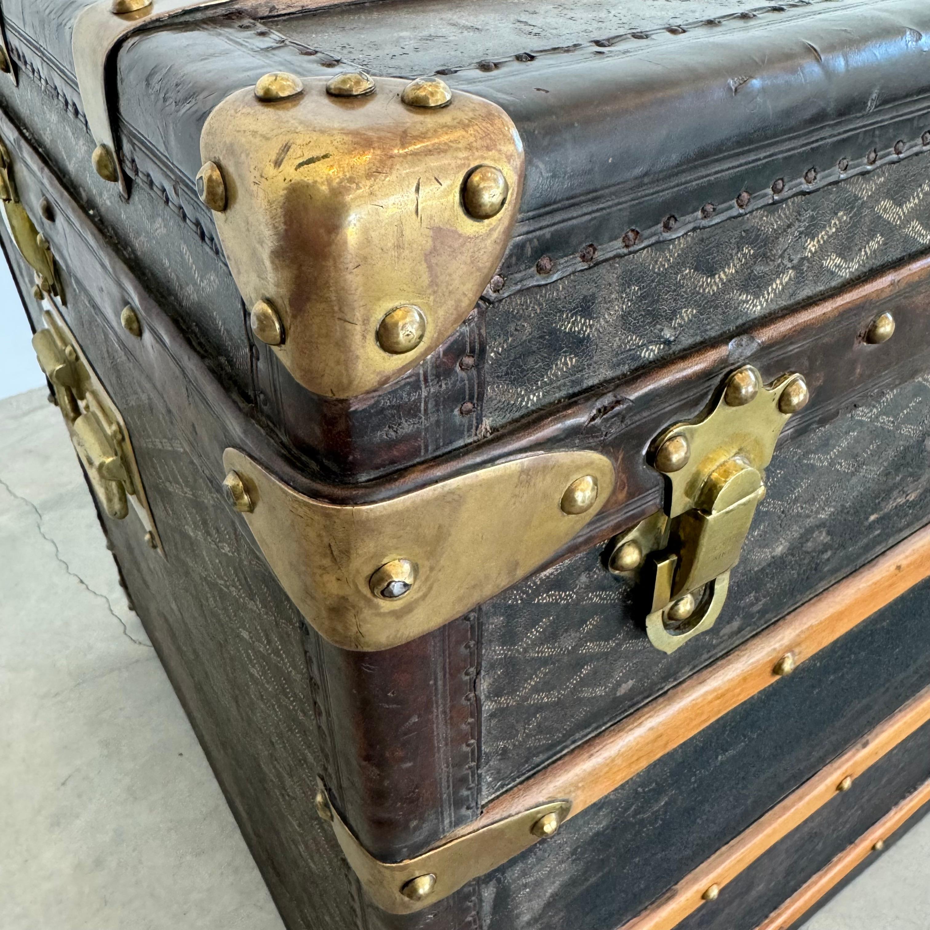 Goyard Trunk, 1910 France In Good Condition For Sale In Los Angeles, CA