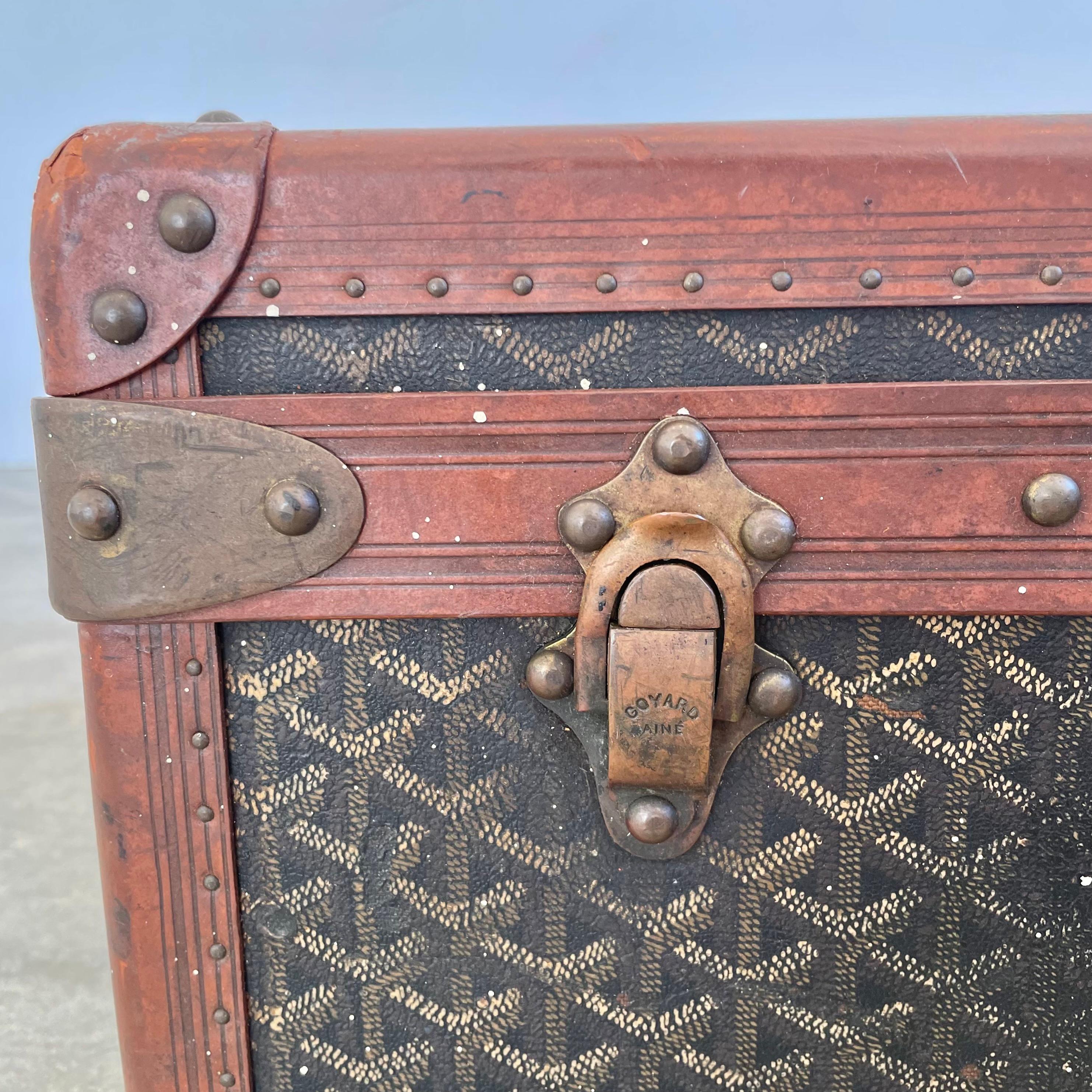 Goyard Trunk, 1940s France In Good Condition For Sale In Los Angeles, CA