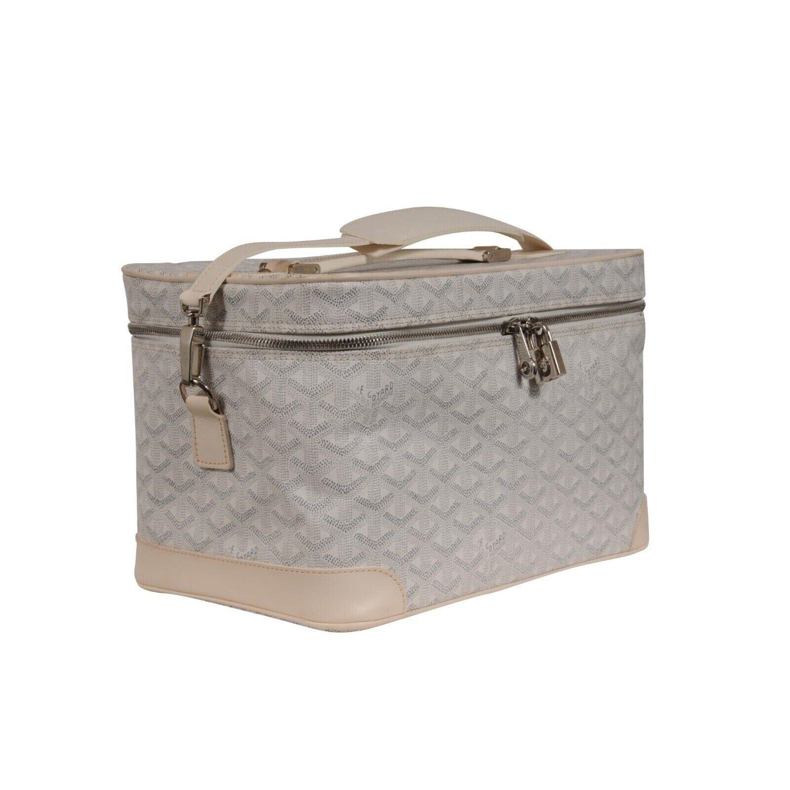 Goyard Vintage 2000's Y2k Blanco Vanity Train Case Canvas Crossbody Bolsa de viaje Gris en venta