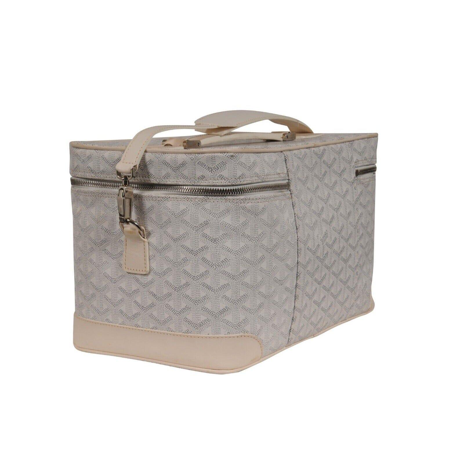 Goyard Vintage 2000's Y2k Blanco Vanity Train Case Canvas Crossbody Bolsa de viaje en Bueno estado para la venta en North Miami, FL