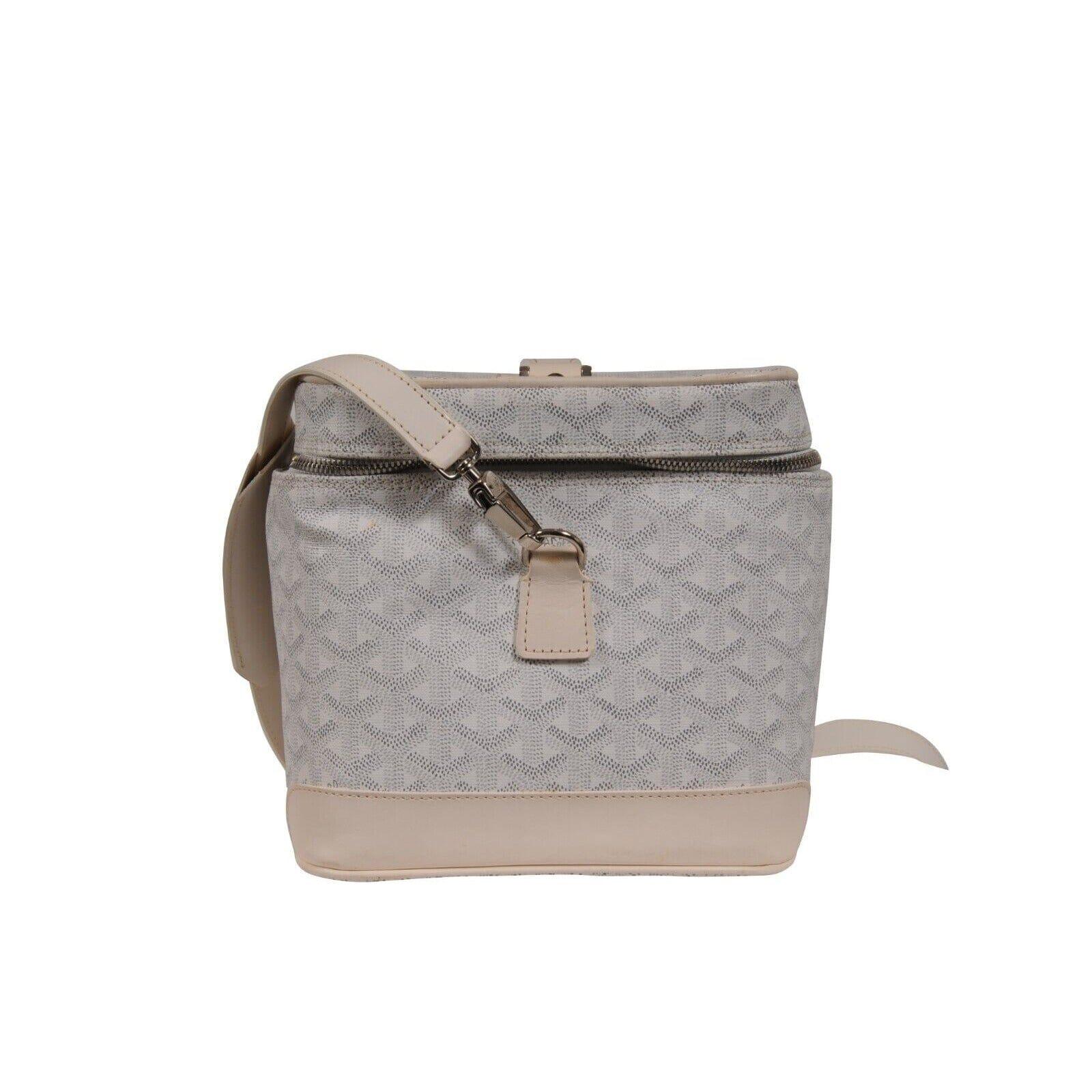 Goyard Vintage 2000's Y2k Blanco Vanity Train Case Canvas Crossbody Bolsa de viaje en venta 2
