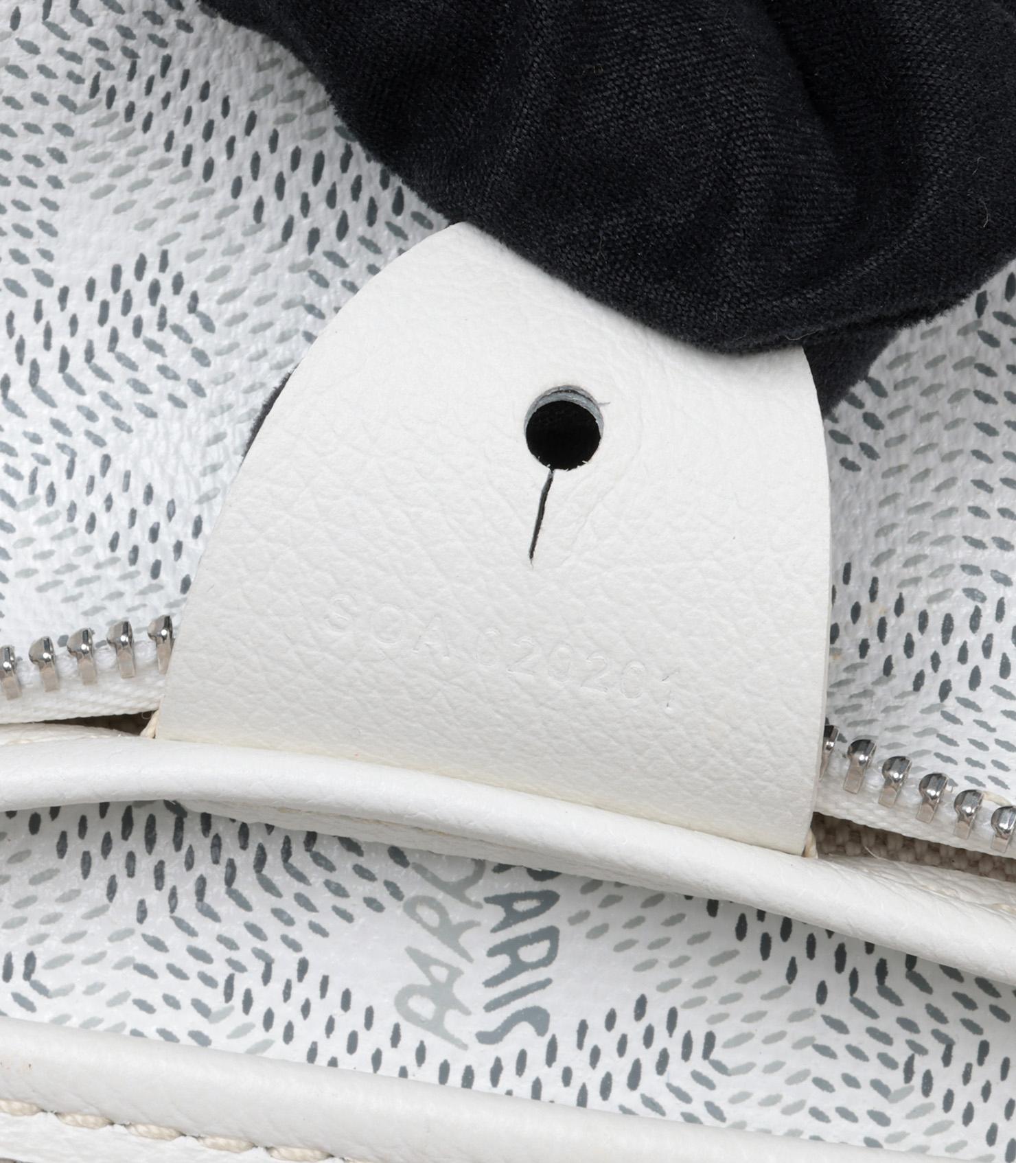 Goyard White Chevron Coated Canvas & Calfskin Leather Artois PM in vendita 4
