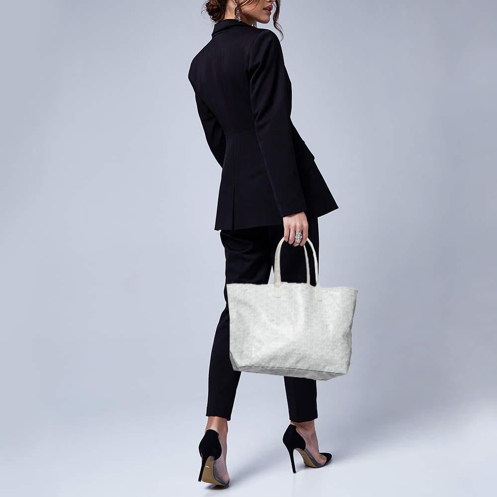 The Saint Louis tote is a Goyard icon that is perfectly made to accompany you every day. It is a testament to high quality durability and classic appeal.
