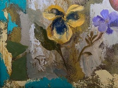 Musa II. Hermosa mujer tocando un instrumento. Naturaleza muerta sobre fondo abstracto