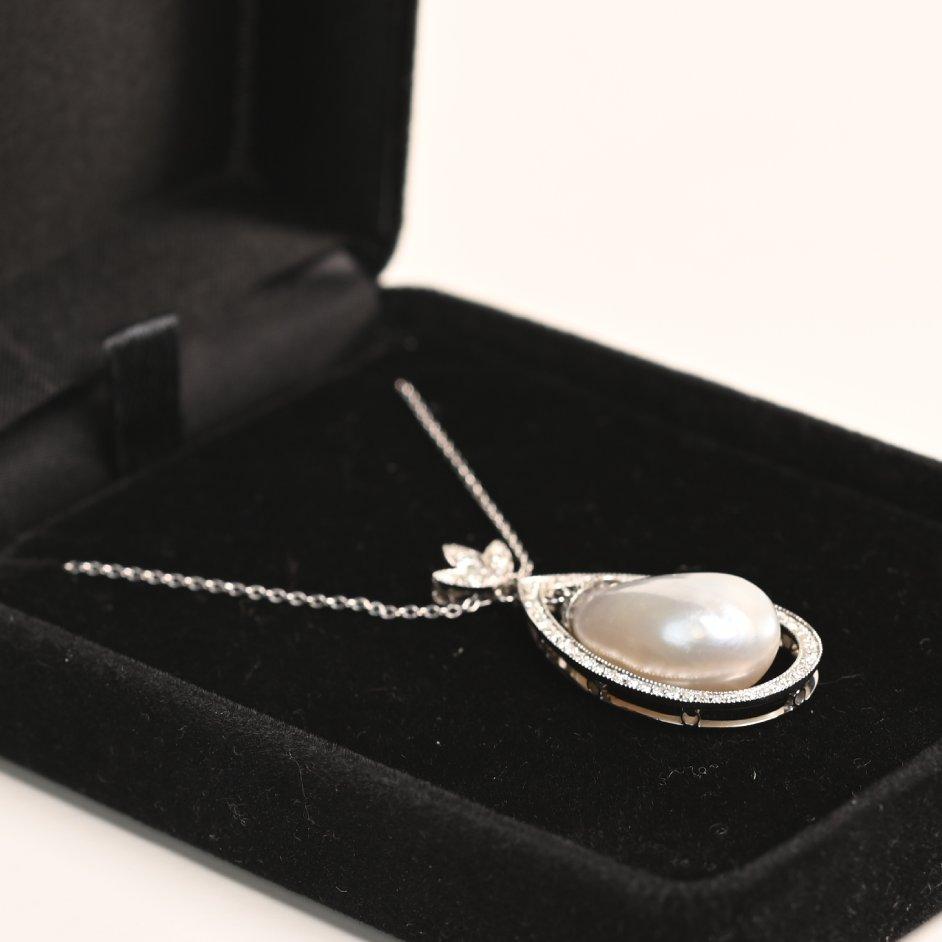 Art Deco G&P Certified Old Euro-Cut Diamond (Approx 13.50-Carats), Pearl Pendant Necklace For Sale