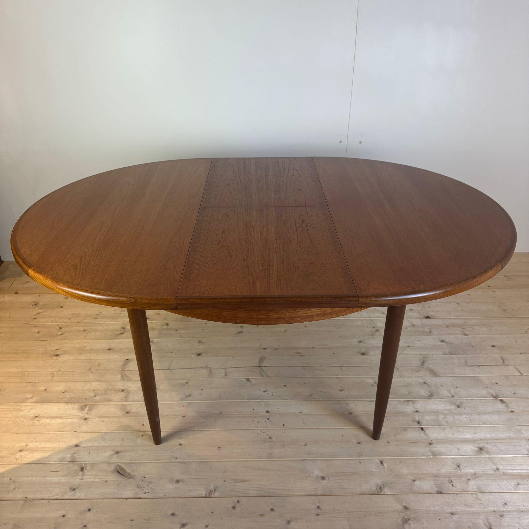 GPlan Vintage-Tisch aus Teakholz. UK 1960 im Angebot 5