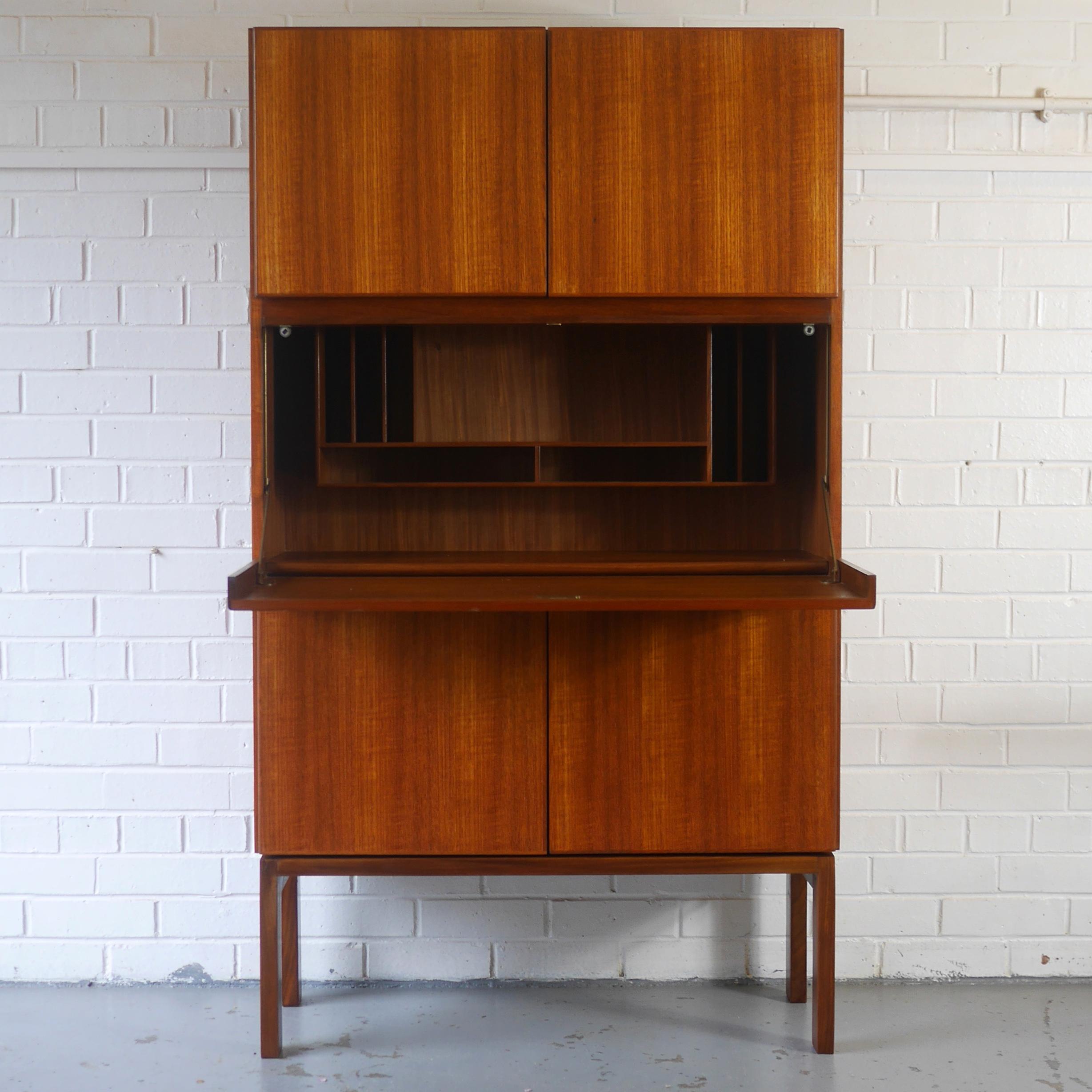 Mid-Century Modern GR69 Teak Cabinet by Robert Heritage for Gordon Russell, circa 1969