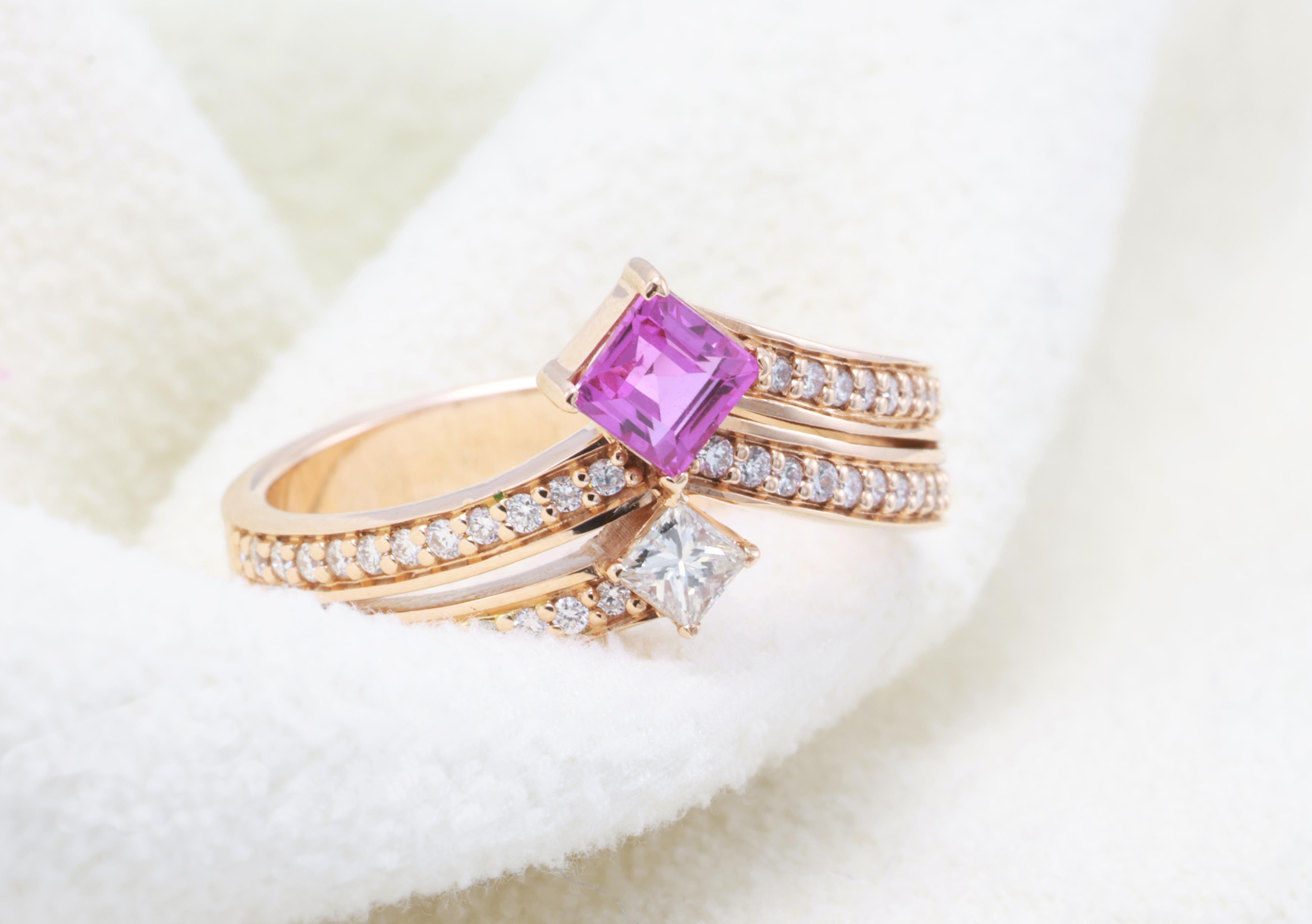 Anello con Diamante Principessa con Zaffiro Rosa Purpureo Naturale certificato GRA da 0,41 Carati in vendita 2