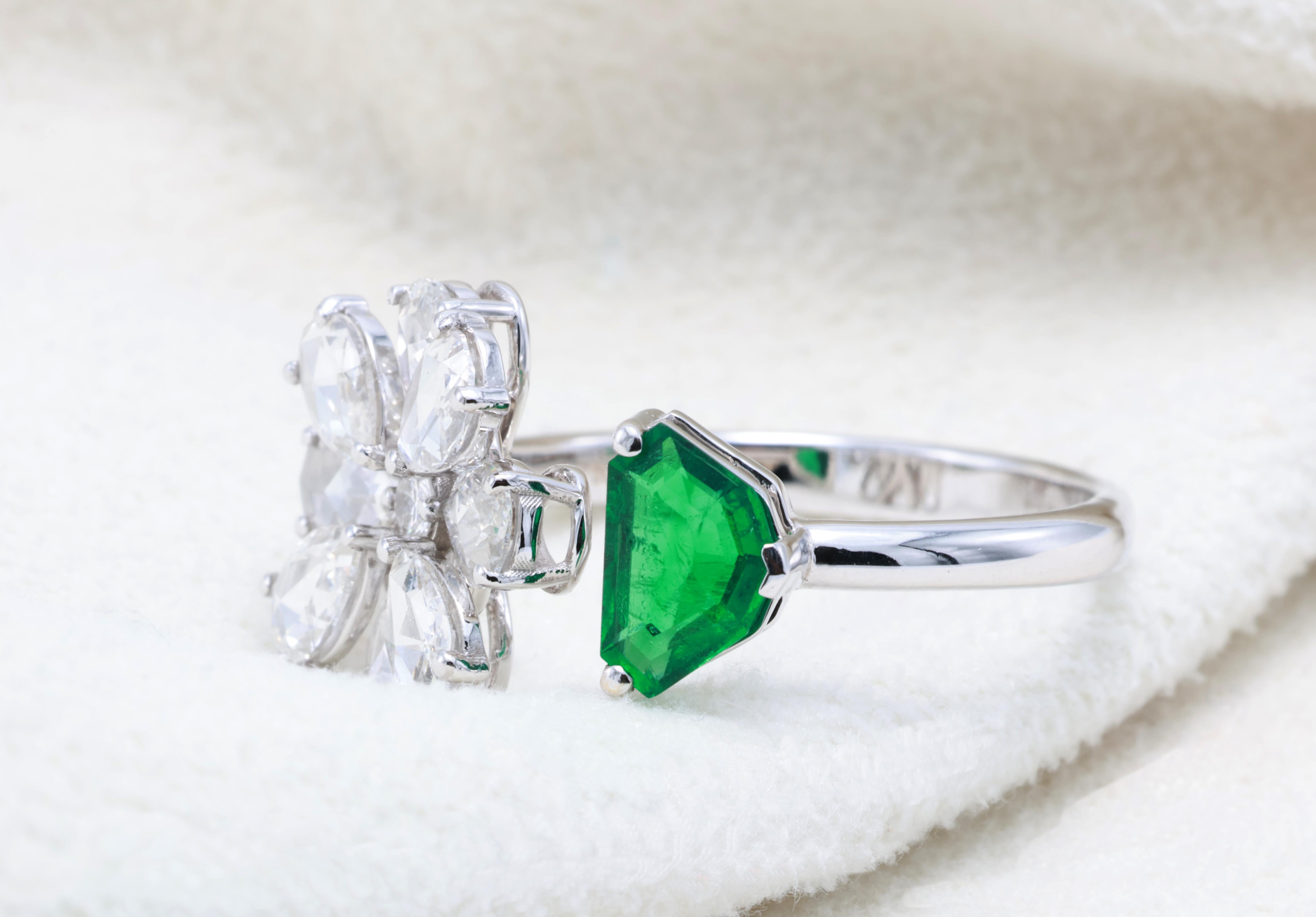 GRA Certified 0.46 Carat Natural Vivid Green Sapphire Emerald Diamond Ring (Bague saphir émeraude diamant) en vente 6