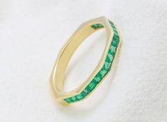 GRA Certified 0.85 Carat Natural Vivid Green Sapphire Emerald Diamond Ring