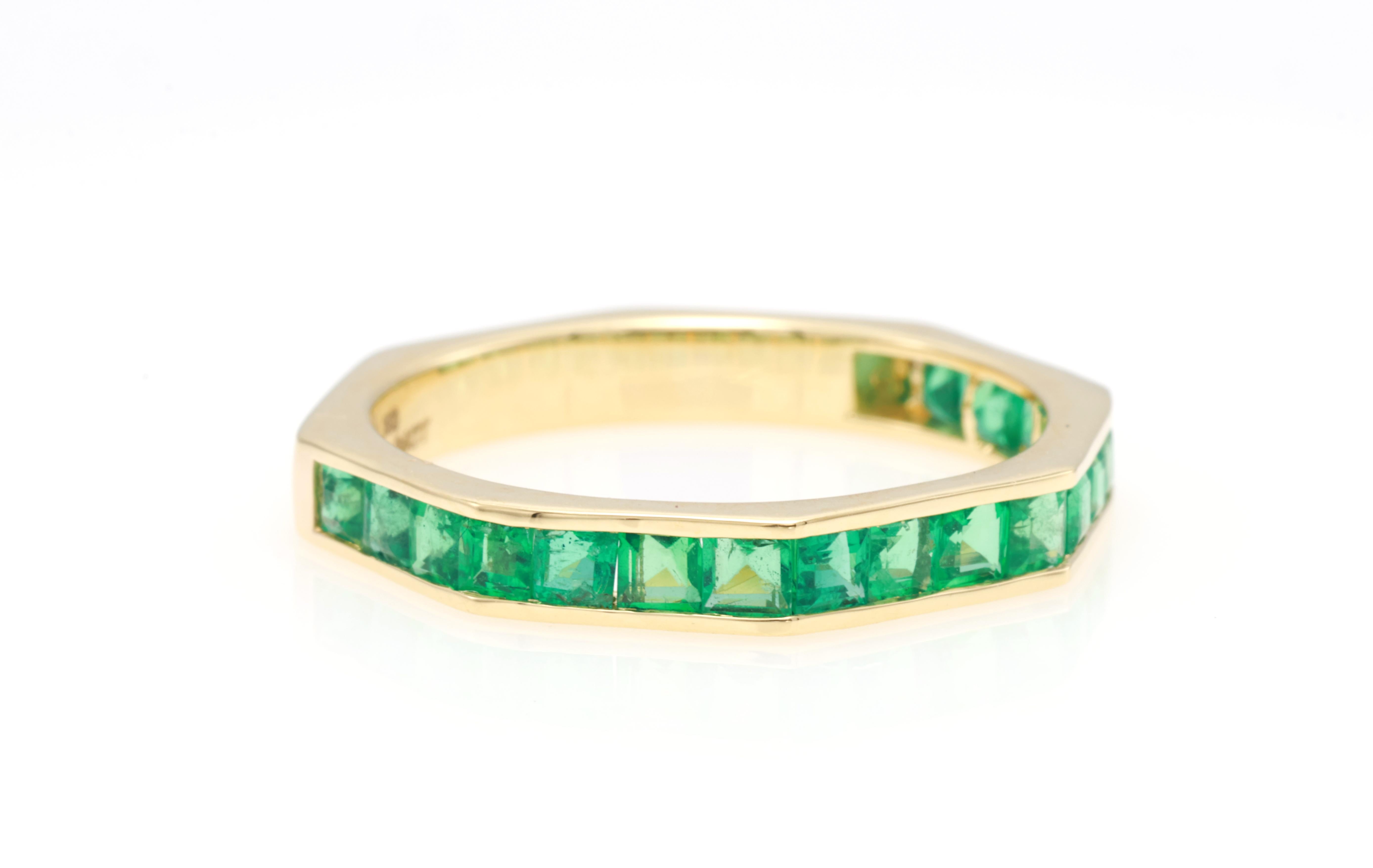GRA Certified 0.85 Carat Natural Vivid Green Sapphire Emerald Diamond Ring (Bague saphir émeraude diamant) Unisexe en vente