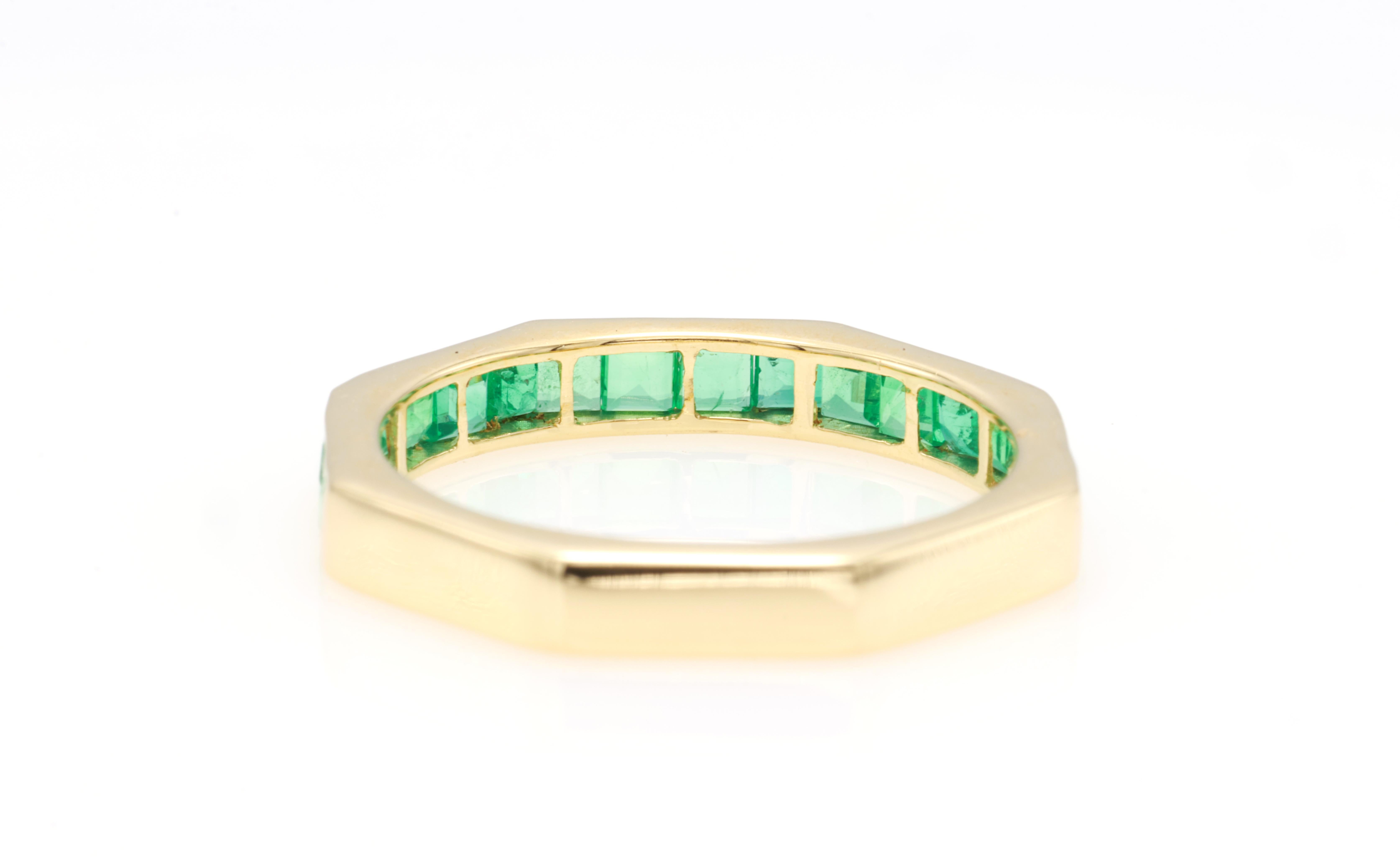 GRA Certified 0.85 Carat Natural Vivid Green Sapphire Emerald Diamond Ring (Bague saphir émeraude diamant) en vente 2