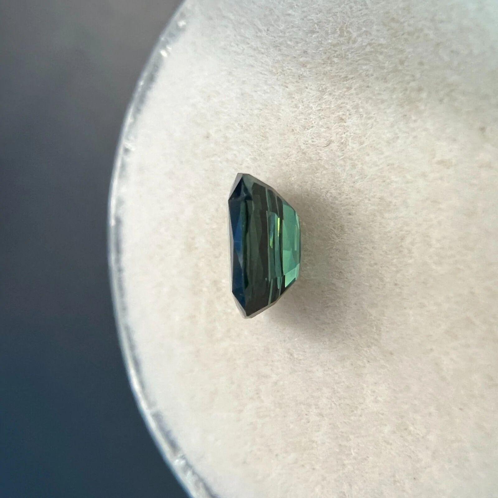 Saphir bleu vert certifié GRA 1,04 carat, pierre précieuse rare taille coussin VVS en vente 1
