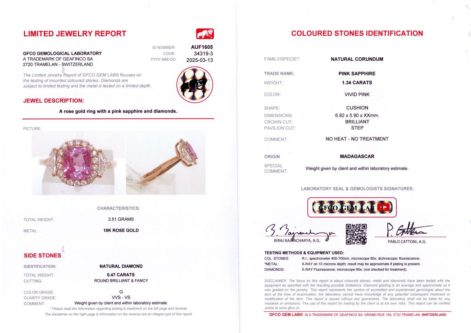 Ring aus 18kt Weißgold mit Diamanten
  
  Goldfarbe und Karat: Weißgold 18kt
  Gewicht: 3.509 Gramm
  
  Satz mit...
  Steinart: Saphir
  Die Form: Kissen
  Karat: 1,34 ct
  Farbe: Lebendiges Rosa
  
 
  Umliegende Steine: Diamanten

 1) Seite Weiße