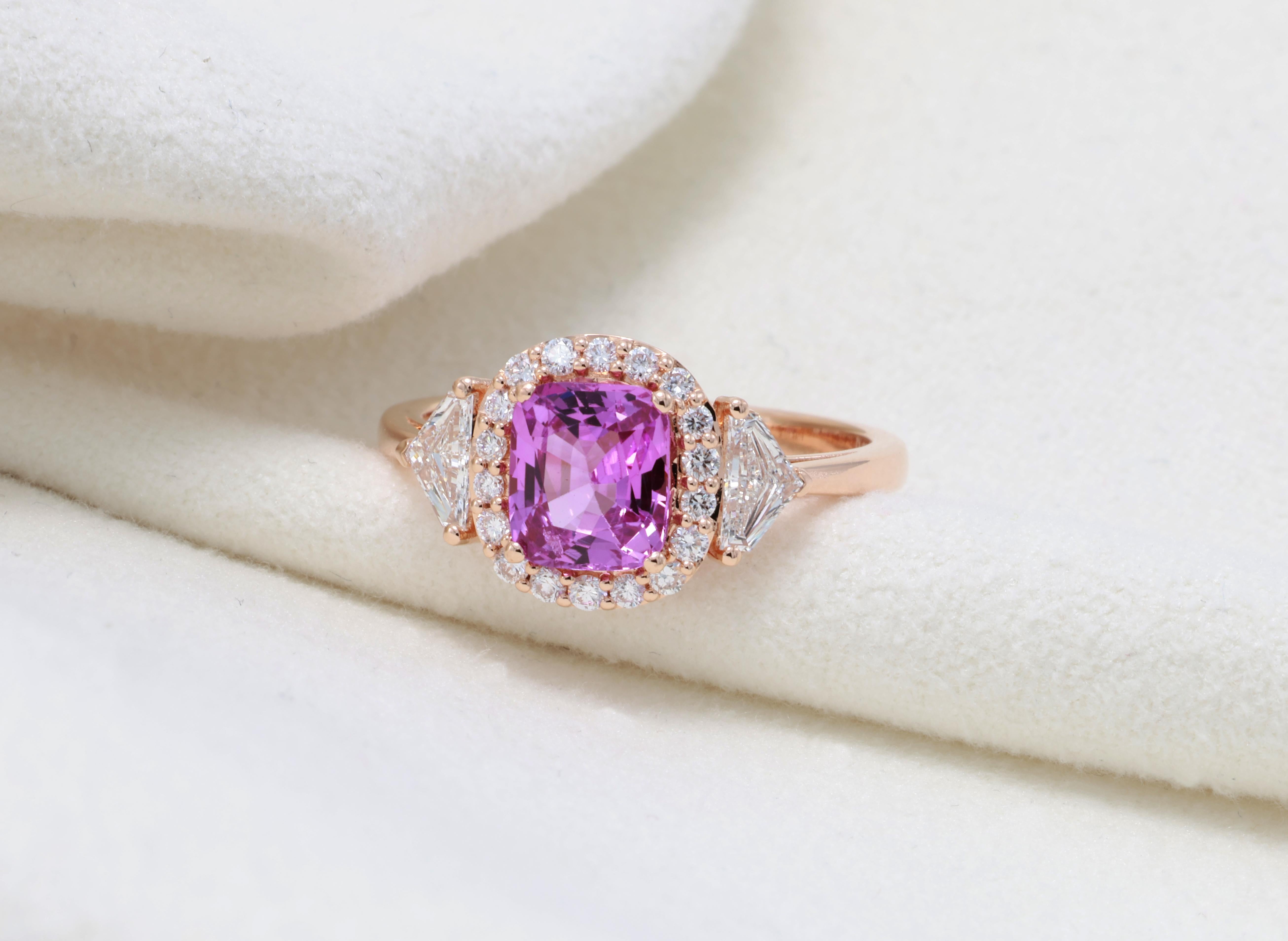 GRA-zertifizierter 1,34 Karat natürlicher Pink Saphir Cushion Diamantring im Angebot 3