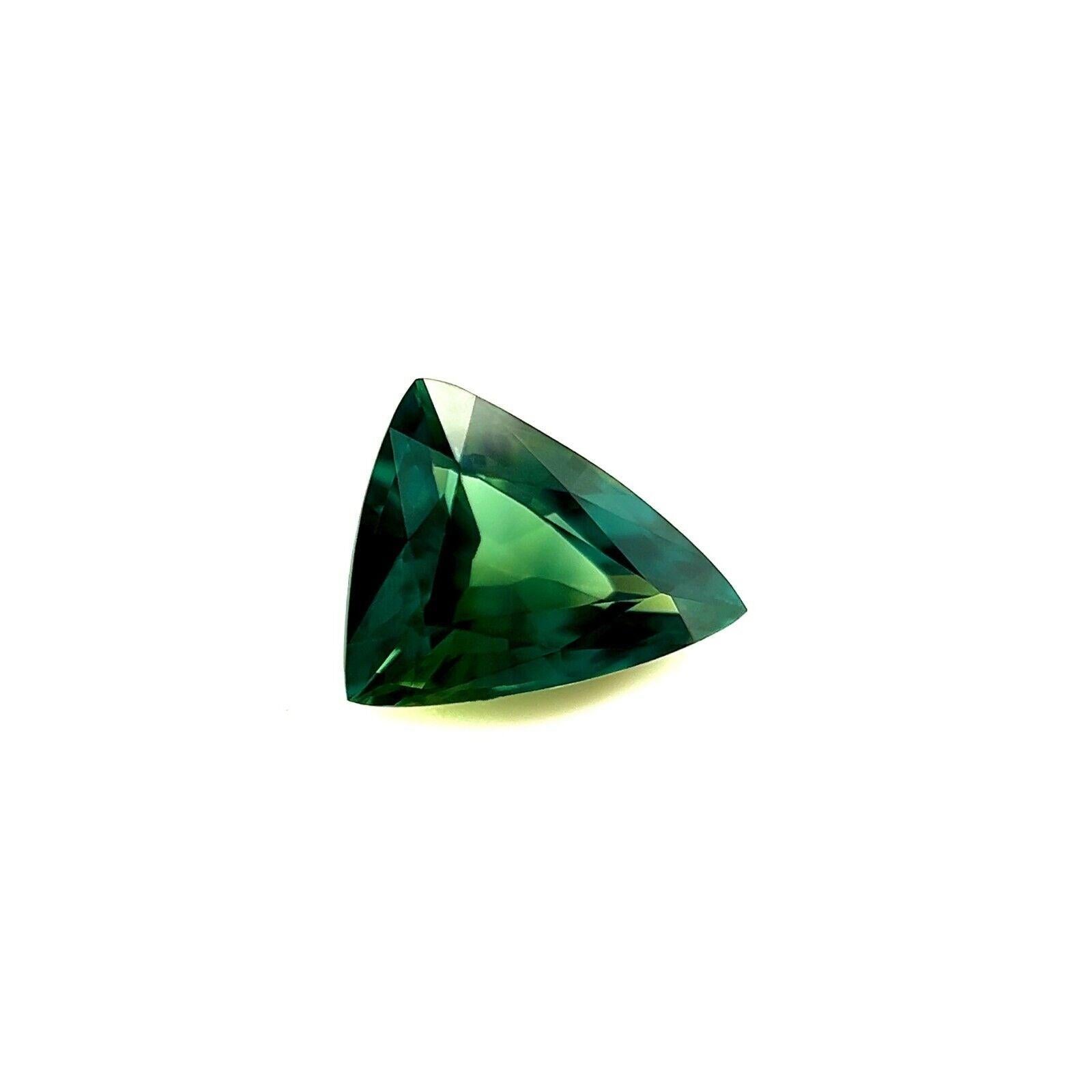 Certificado GRA 1,39ct Zafiro Verde Fino Triángulo Corte Fantasía Gema Rara 7,8x6,3mm en Nuevo estado para la venta en Birmingham, GB